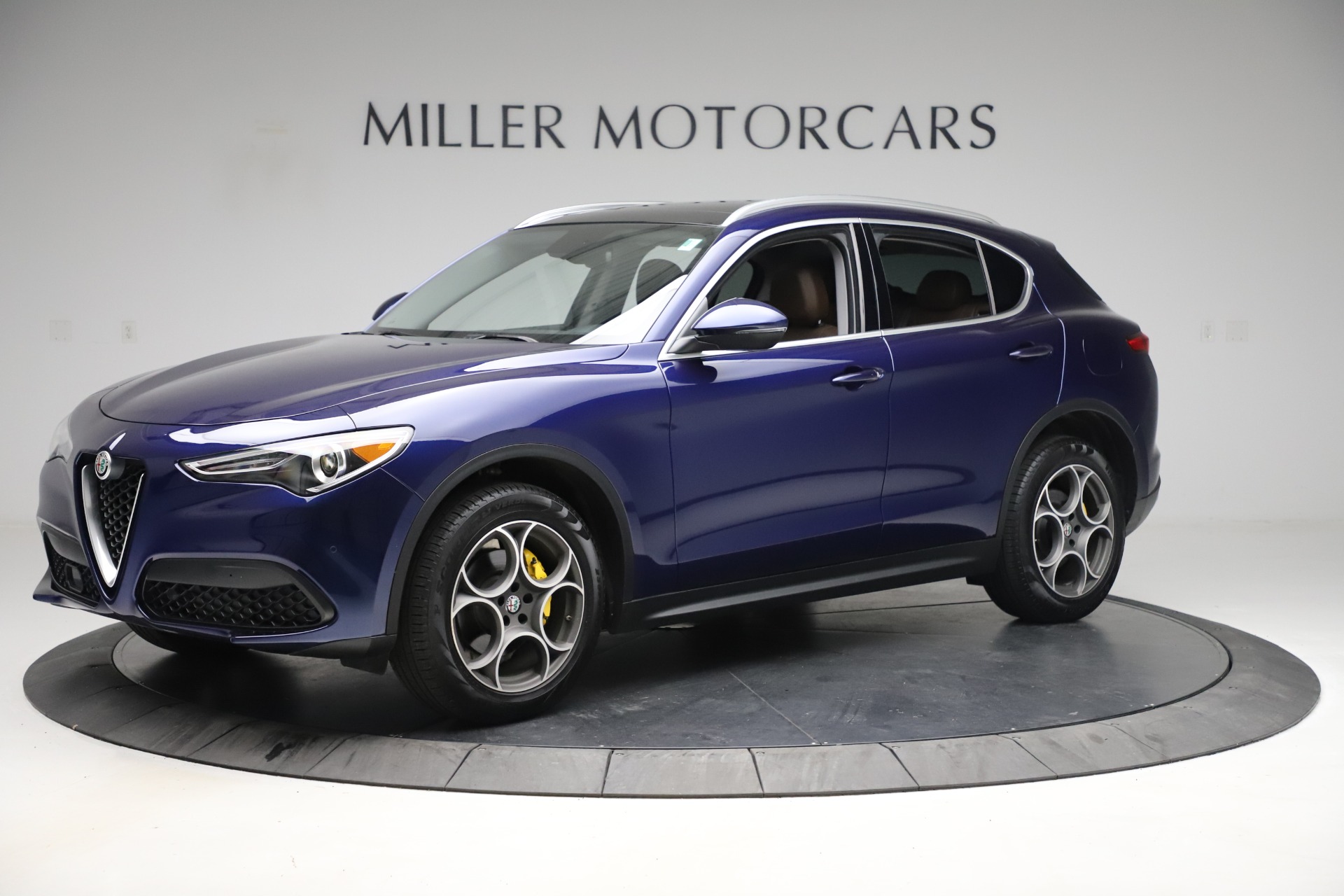 Used-2019-Alfa-Romeo-Stelvio-Q4