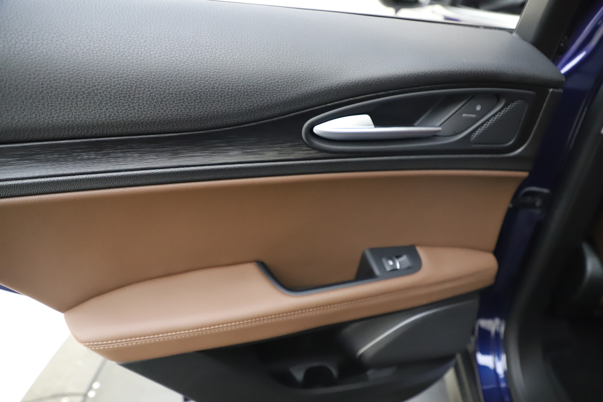 Used-2019-Alfa-Romeo-Stelvio-Q4