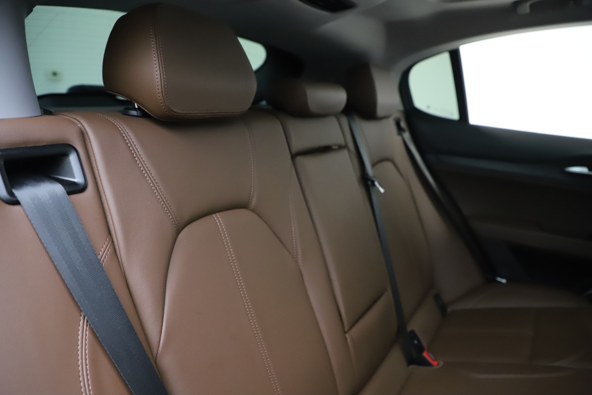 Used-2019-Alfa-Romeo-Stelvio-Q4