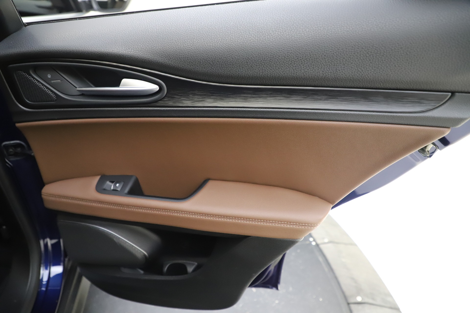 Used-2019-Alfa-Romeo-Stelvio-Q4