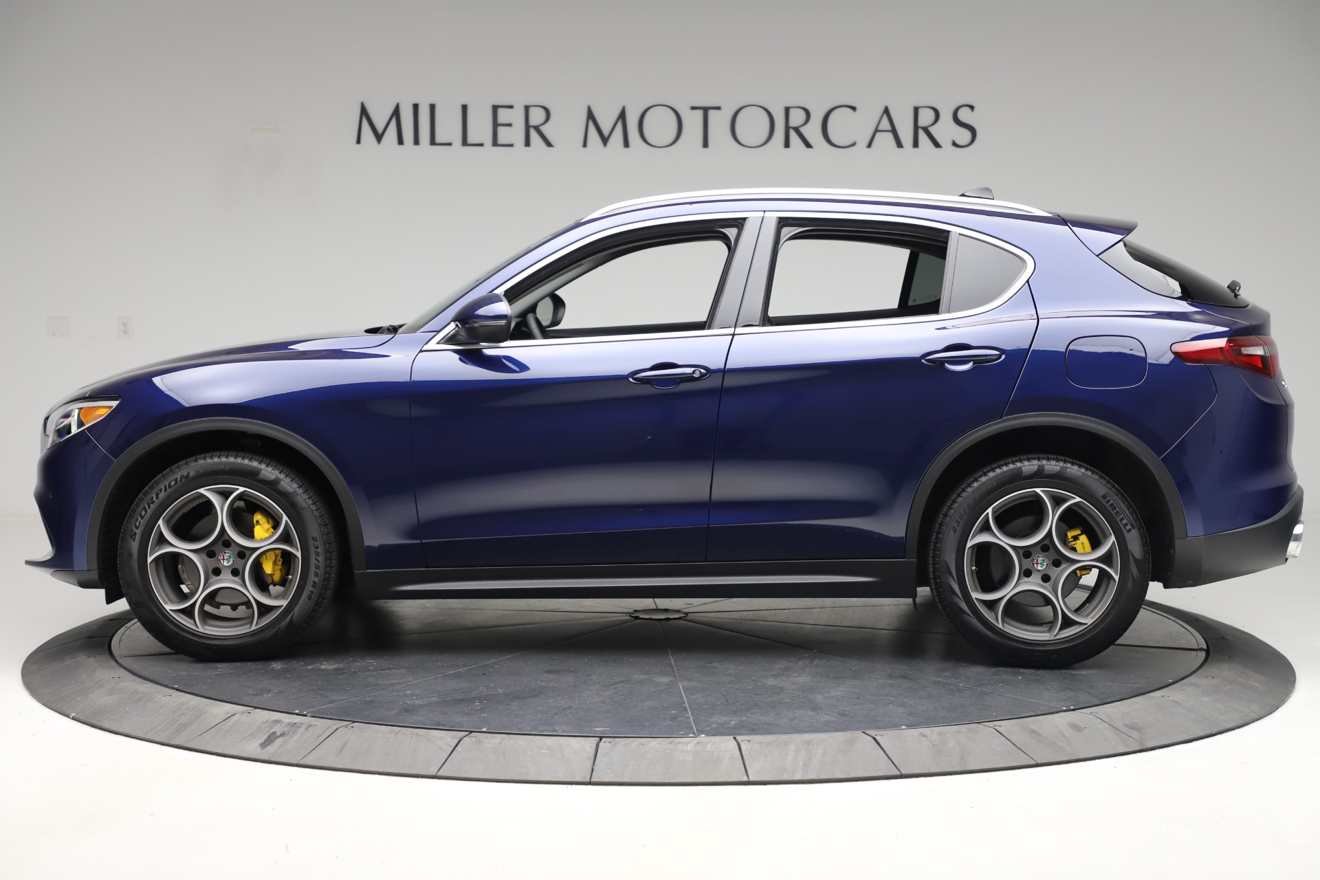 Used-2019-Alfa-Romeo-Stelvio-Q4