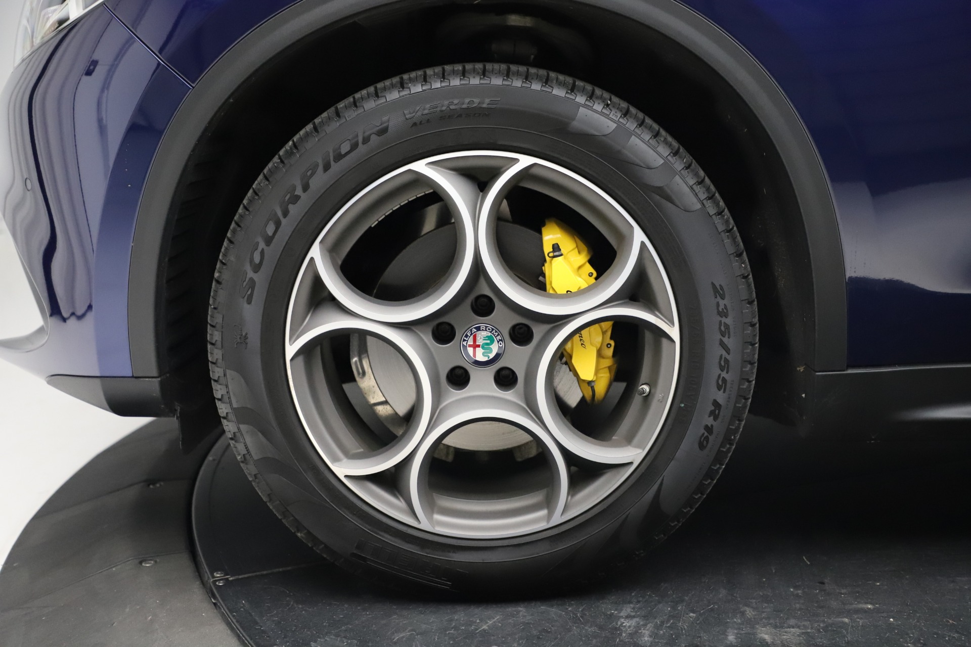 Used-2019-Alfa-Romeo-Stelvio-Q4