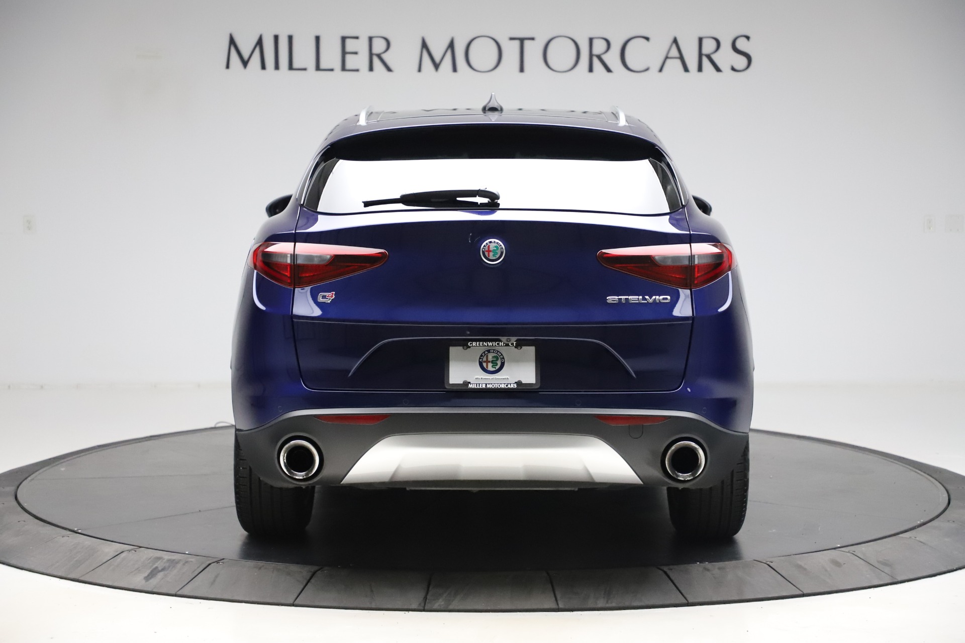 Used-2019-Alfa-Romeo-Stelvio-Q4