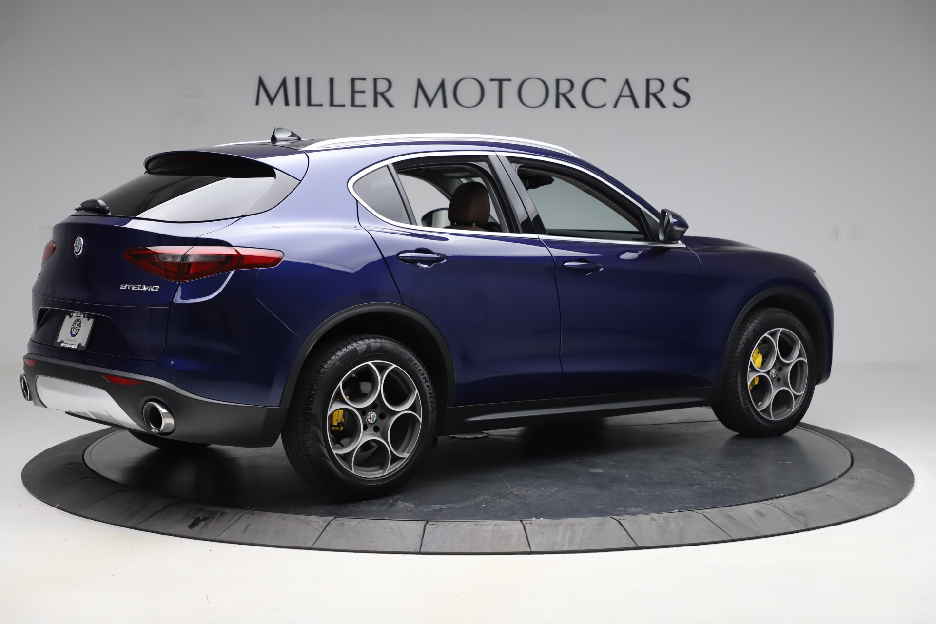 Used-2019-Alfa-Romeo-Stelvio-Q4