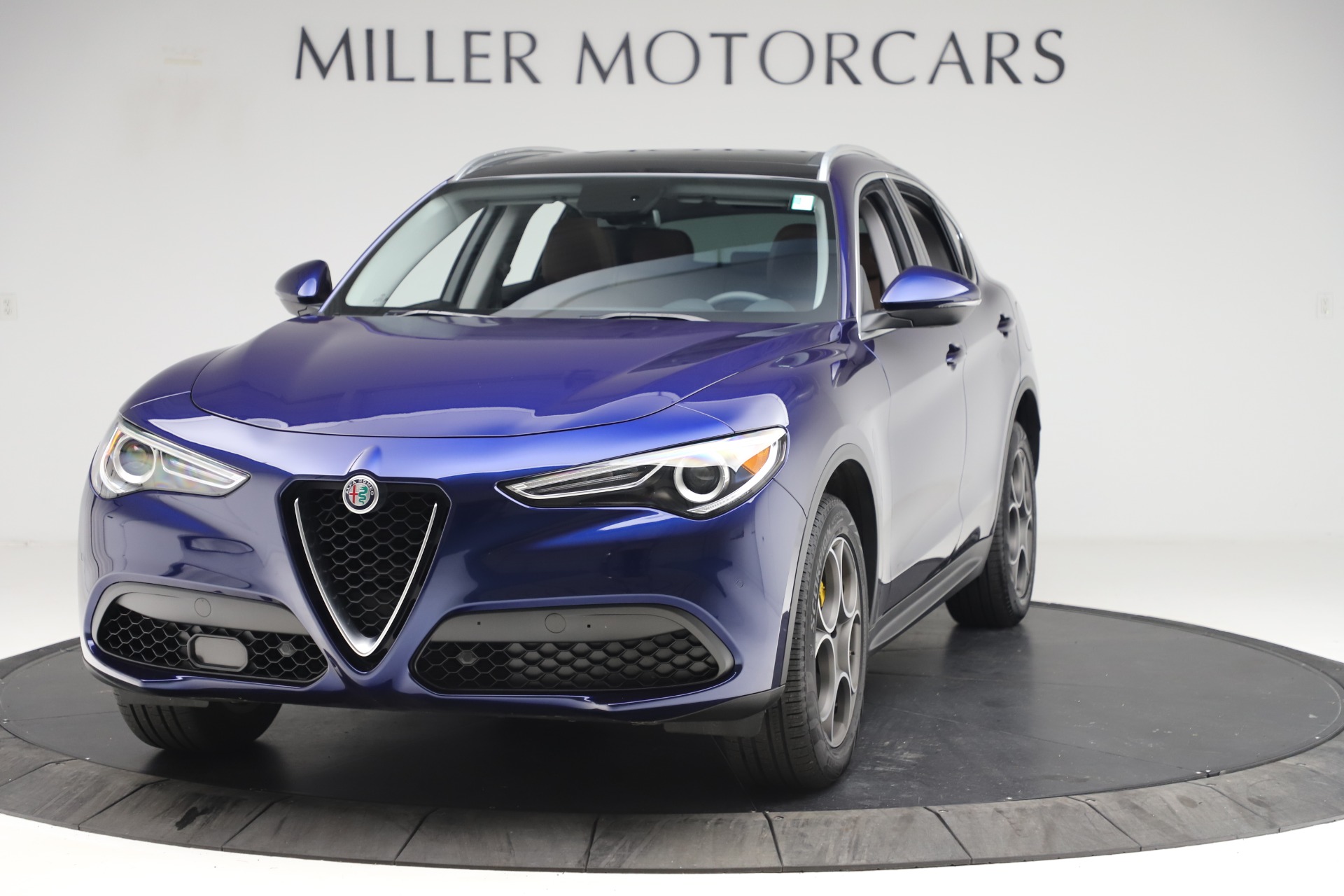 Used-2019-Alfa-Romeo-Stelvio-Q4