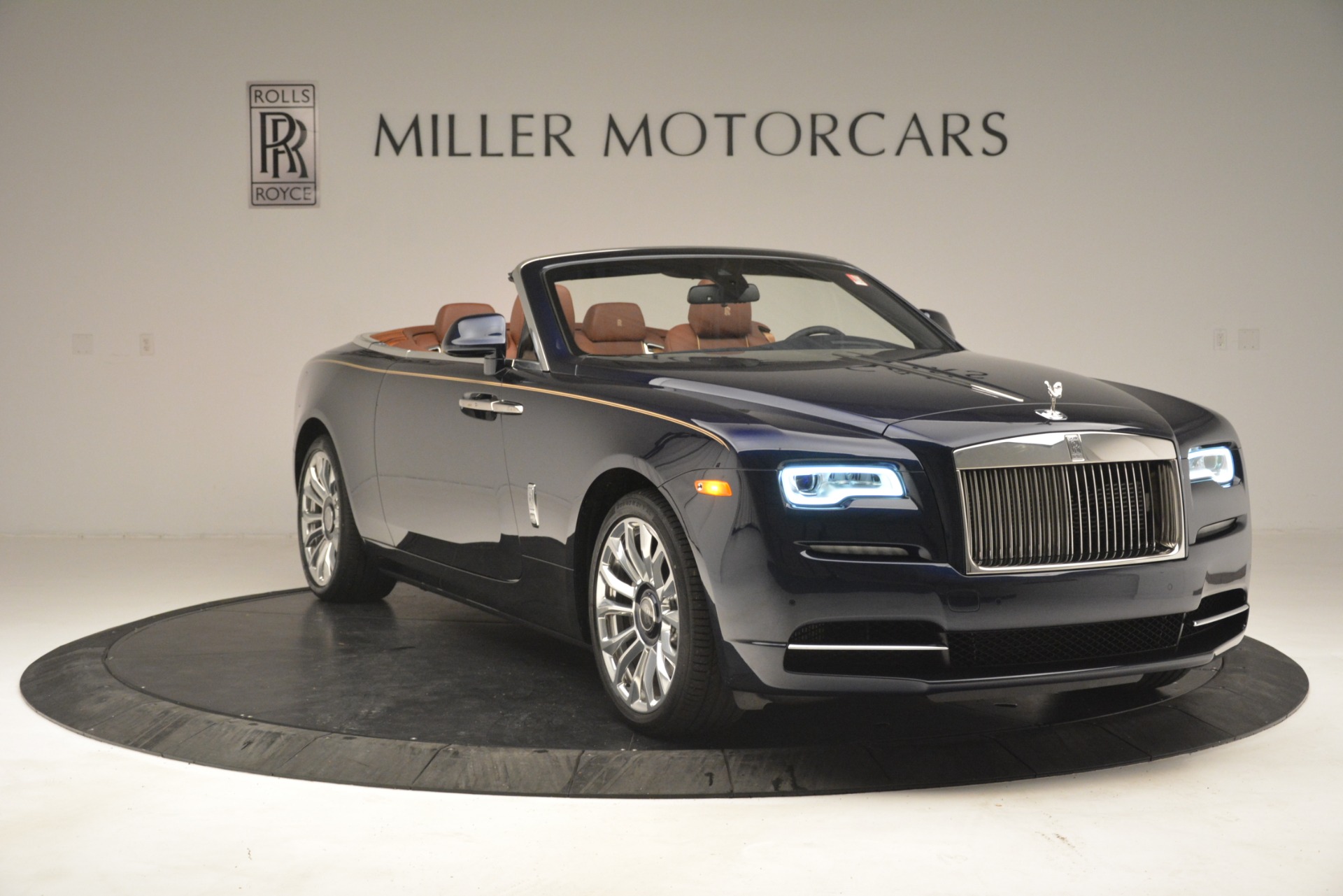 New-2019-Rolls-Royce-Dawn