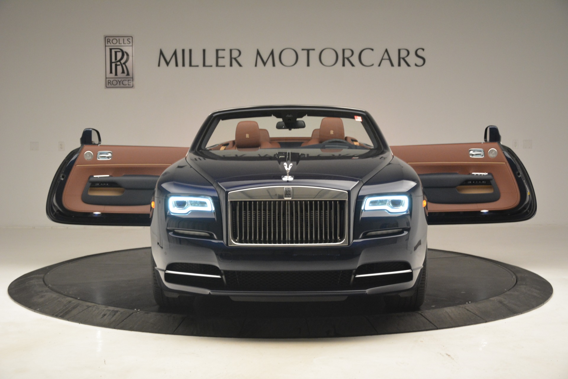 New-2019-Rolls-Royce-Dawn