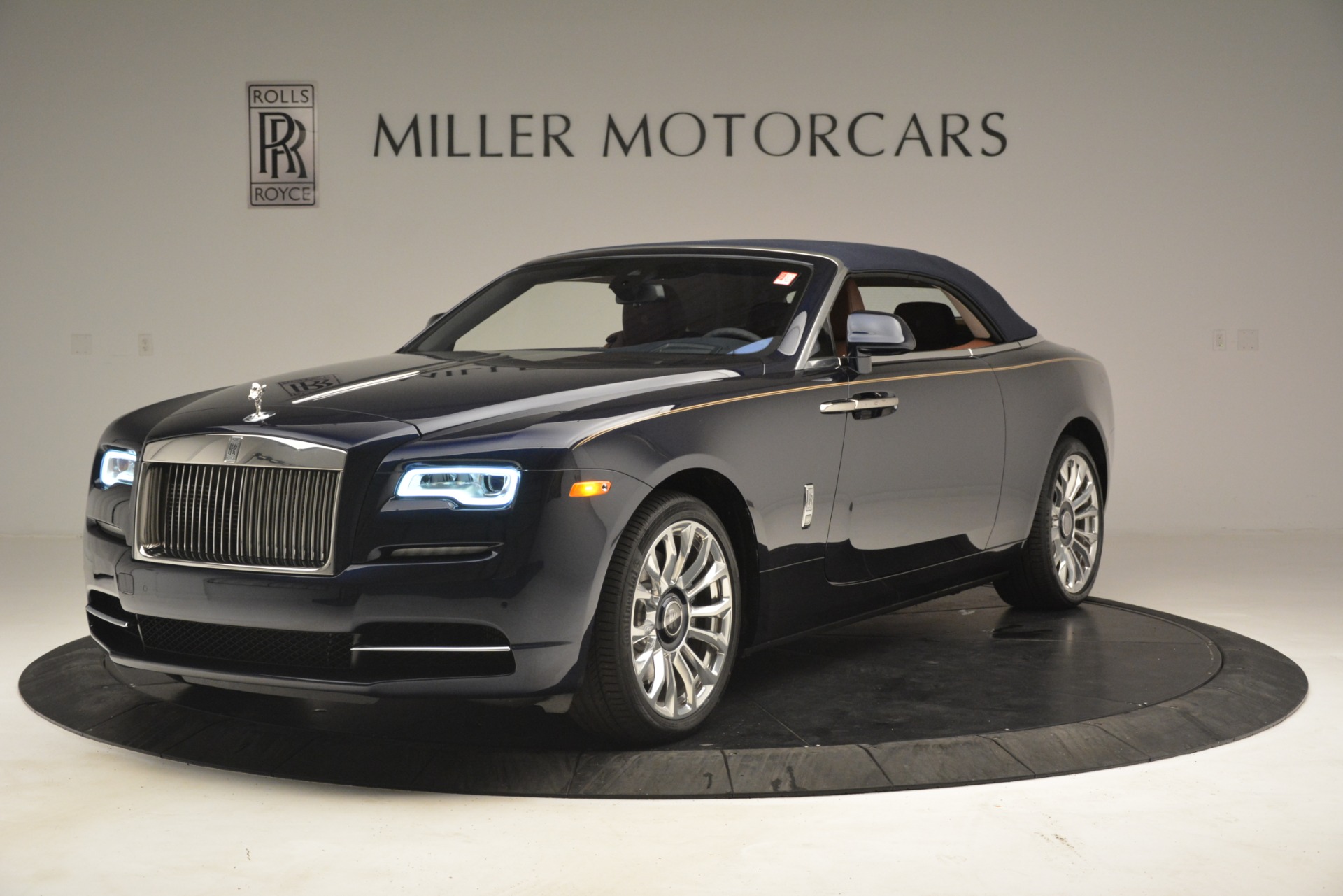 New-2019-Rolls-Royce-Dawn