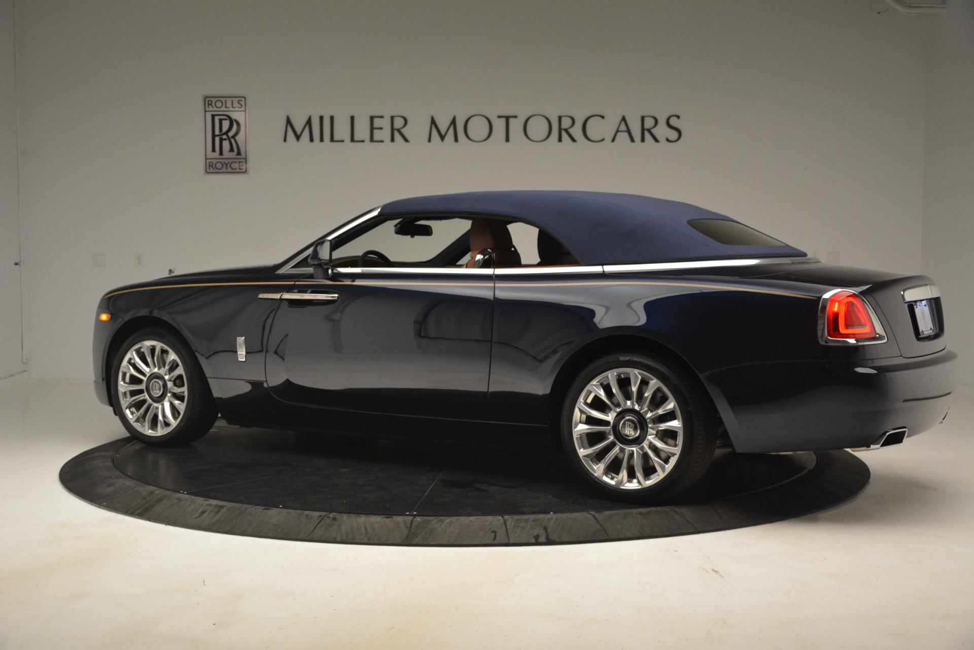 New-2019-Rolls-Royce-Dawn