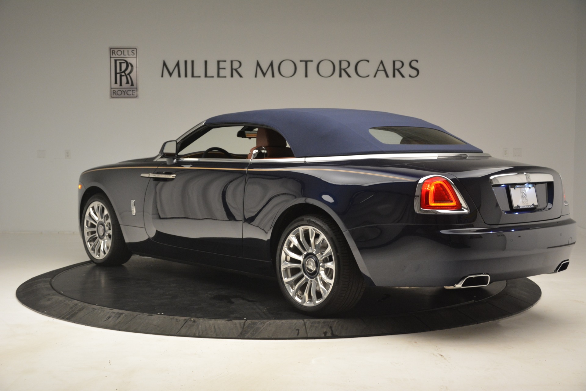 New-2019-Rolls-Royce-Dawn
