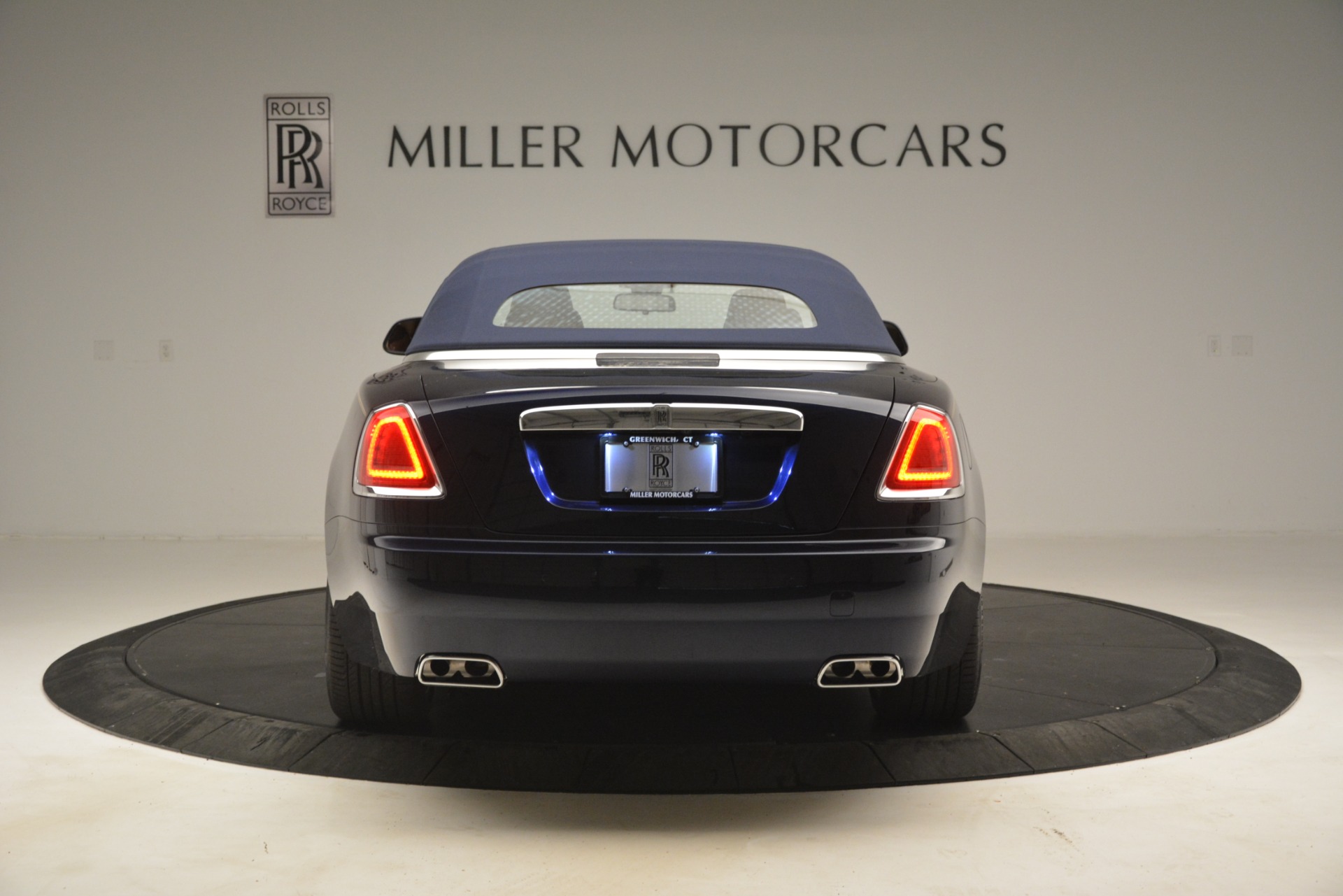 New-2019-Rolls-Royce-Dawn