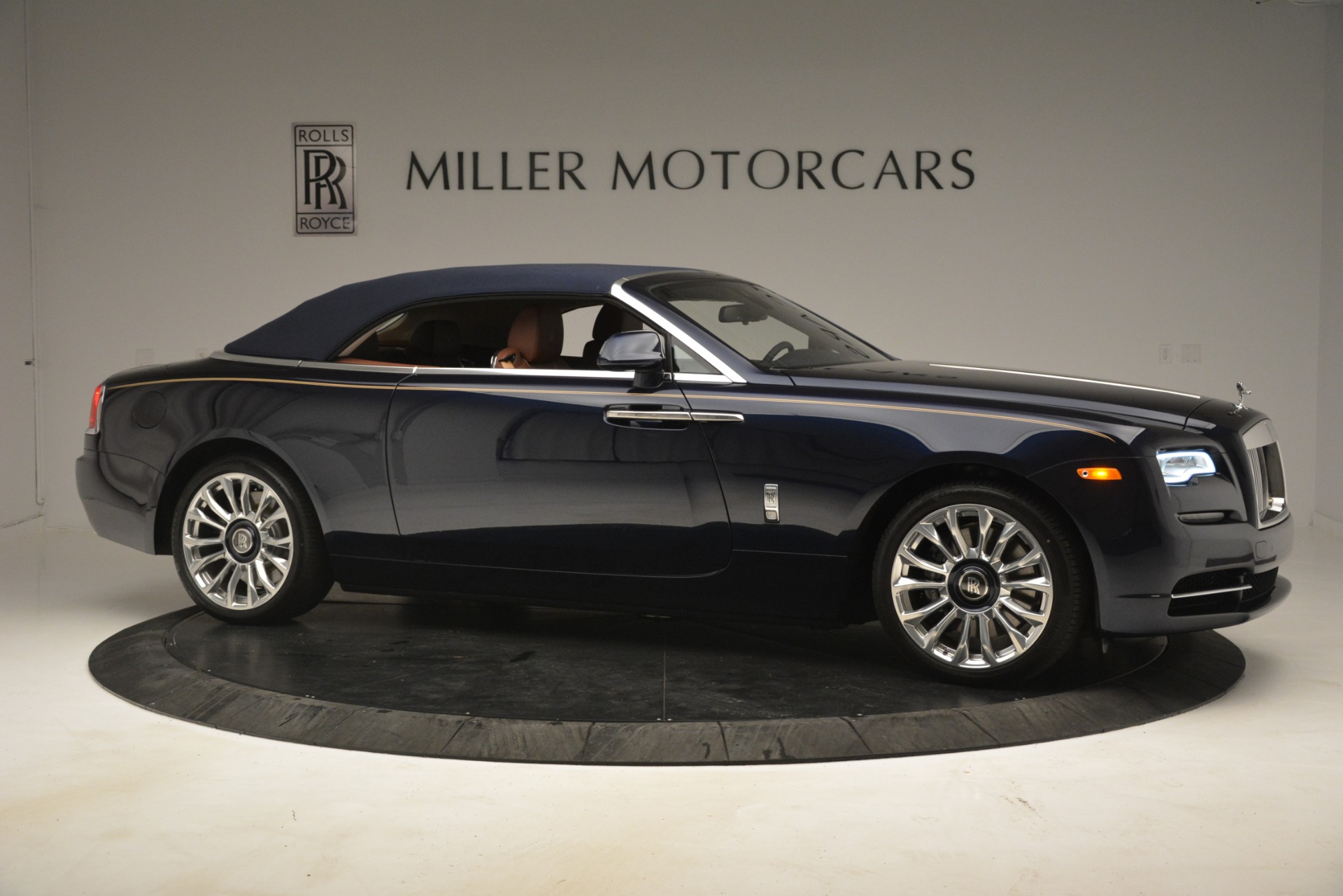 New-2019-Rolls-Royce-Dawn