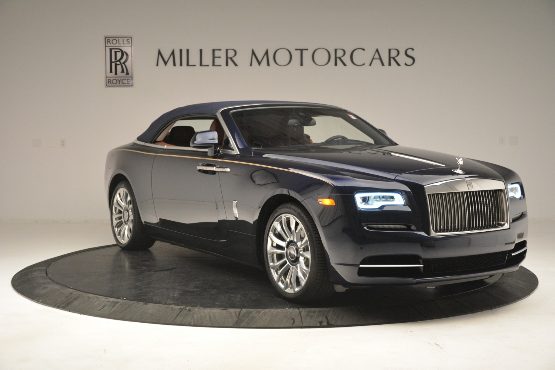 New-2019-Rolls-Royce-Dawn