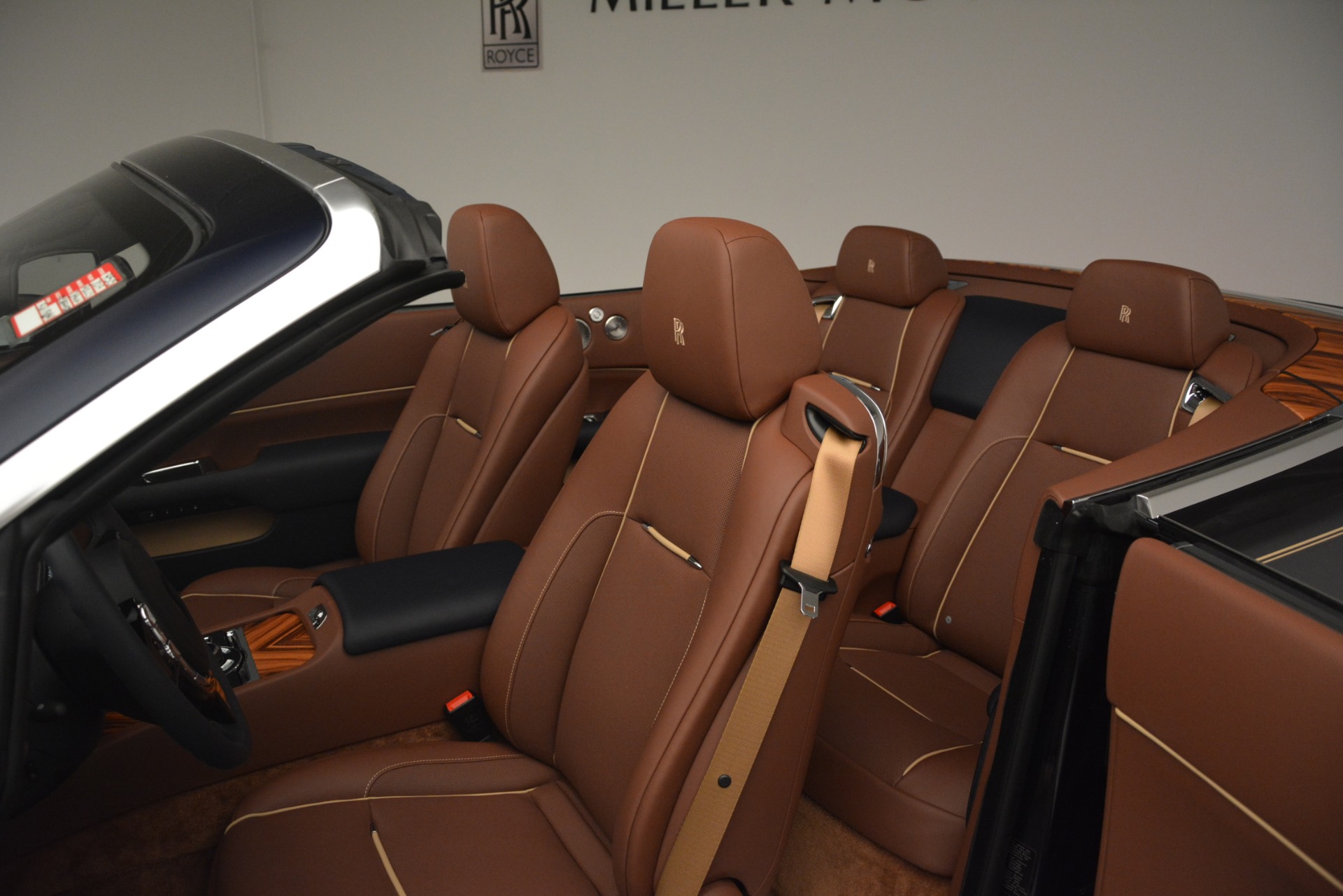 New-2019-Rolls-Royce-Dawn