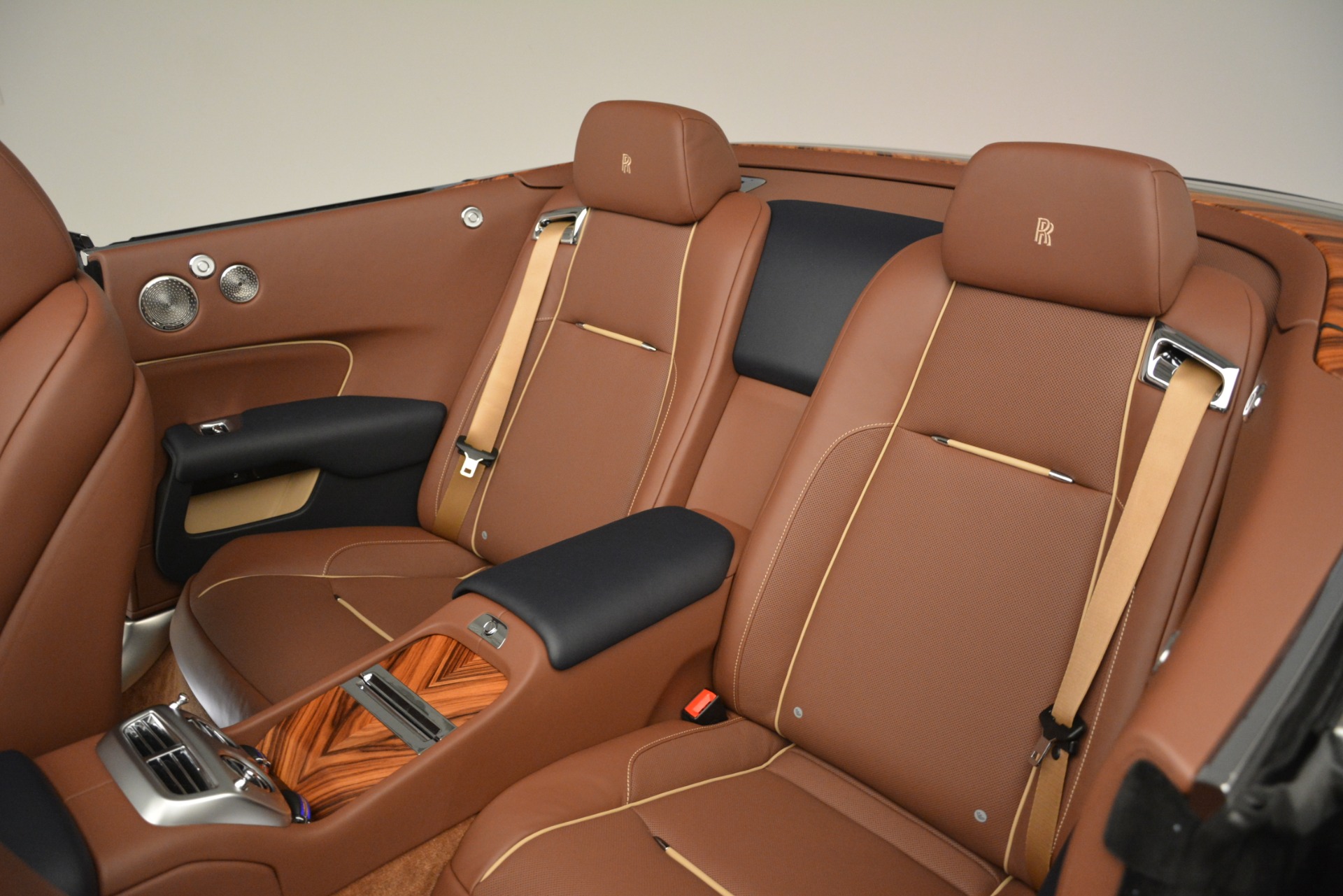 New-2019-Rolls-Royce-Dawn