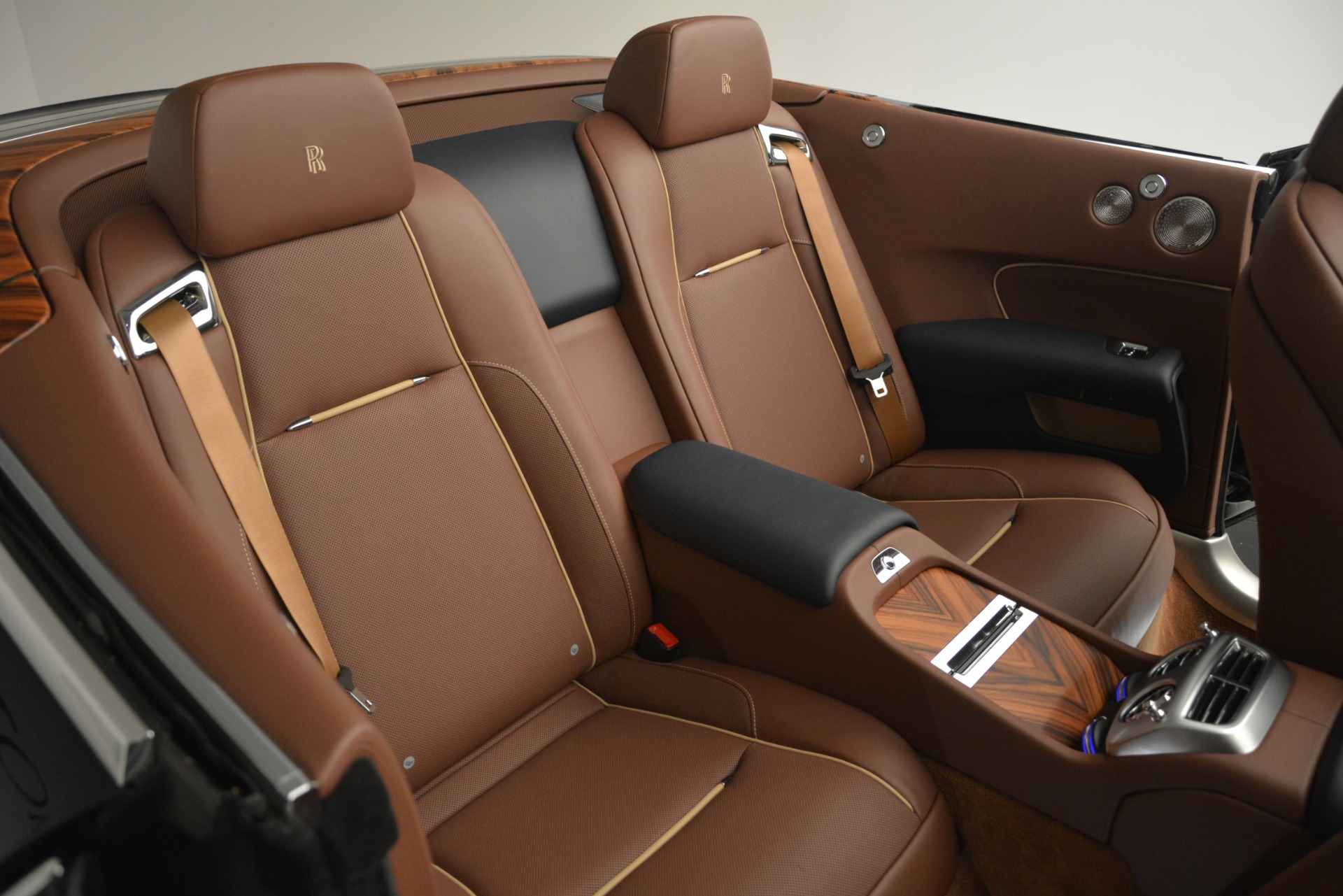 New-2019-Rolls-Royce-Dawn