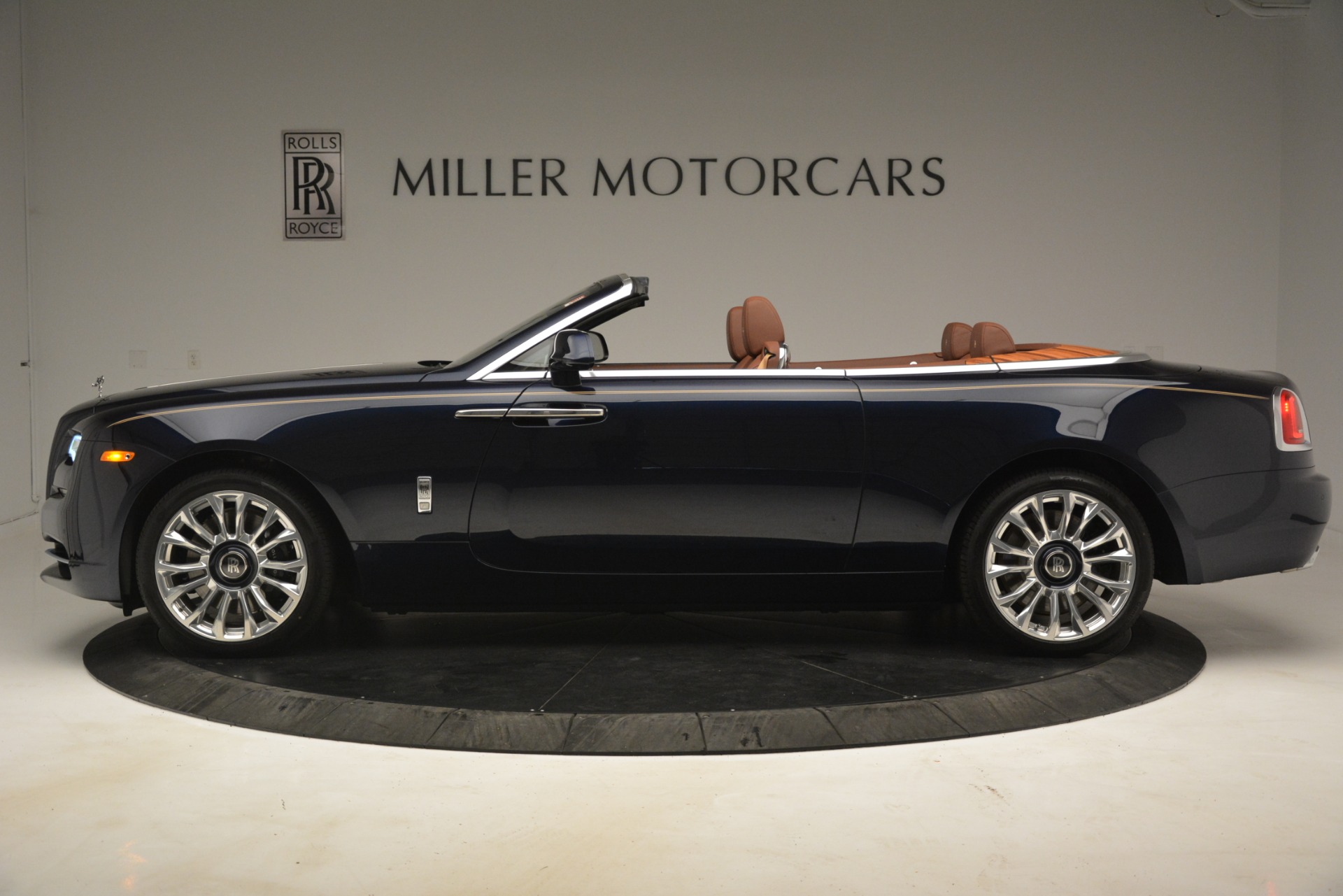 New-2019-Rolls-Royce-Dawn