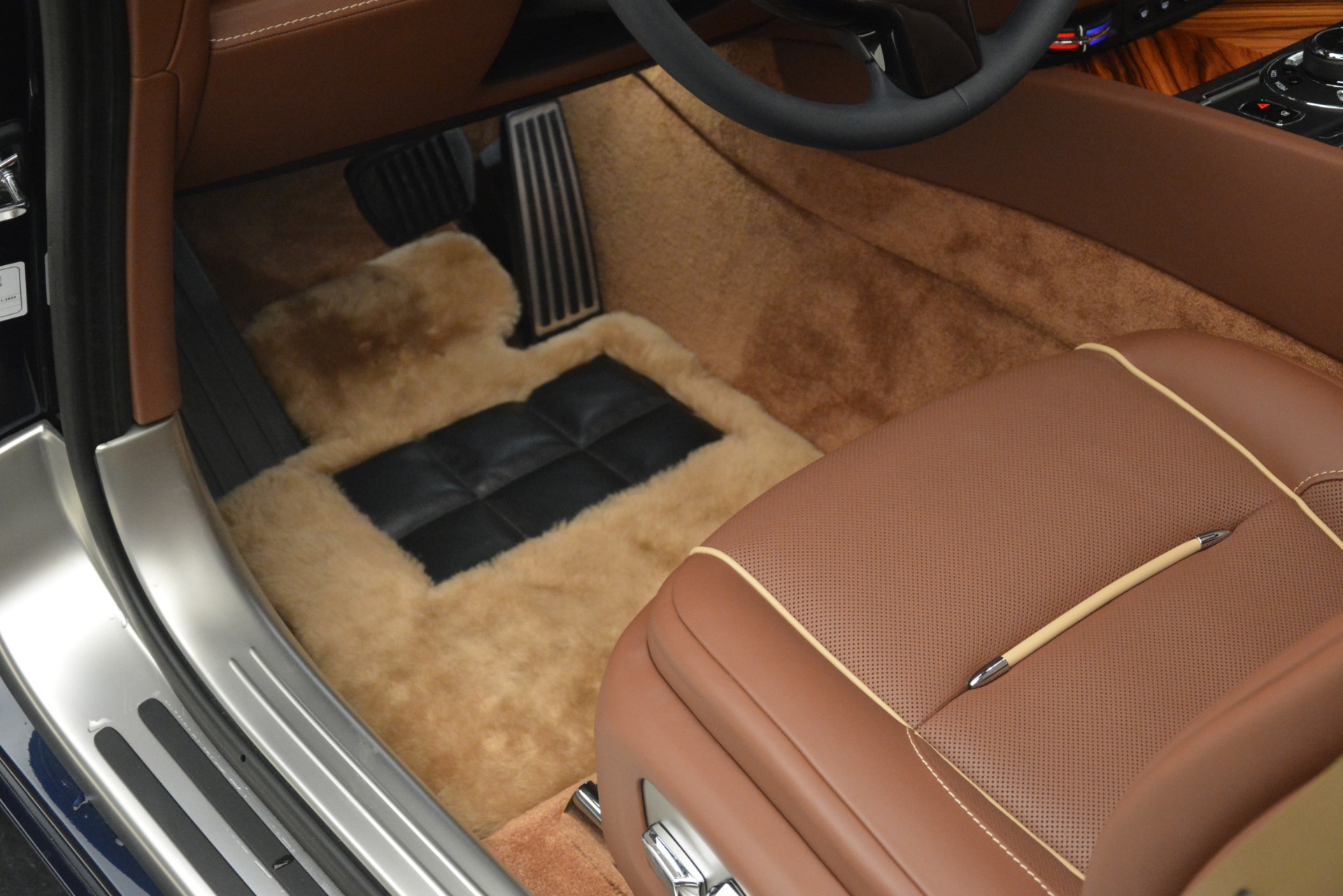 New-2019-Rolls-Royce-Dawn