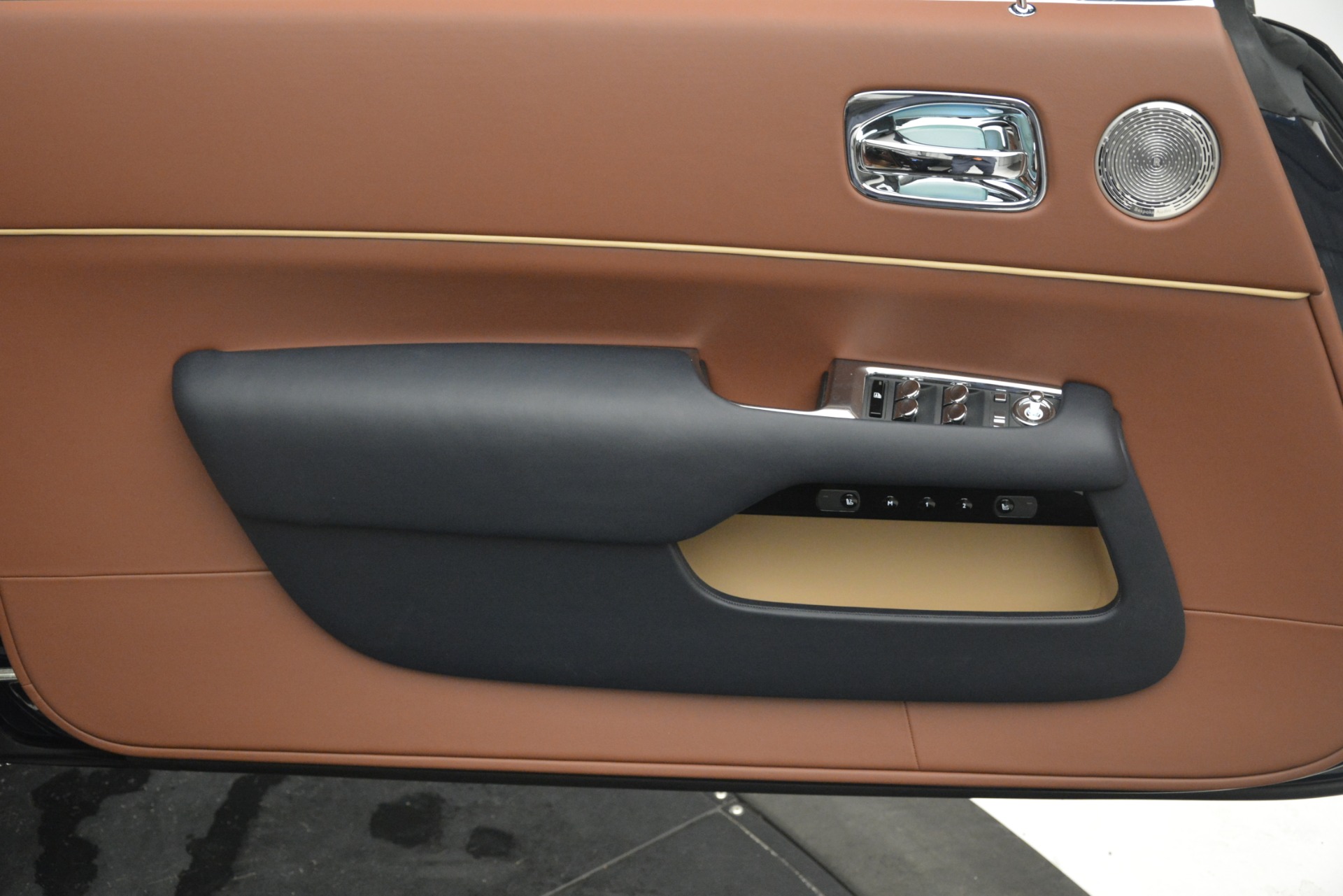 New-2019-Rolls-Royce-Dawn