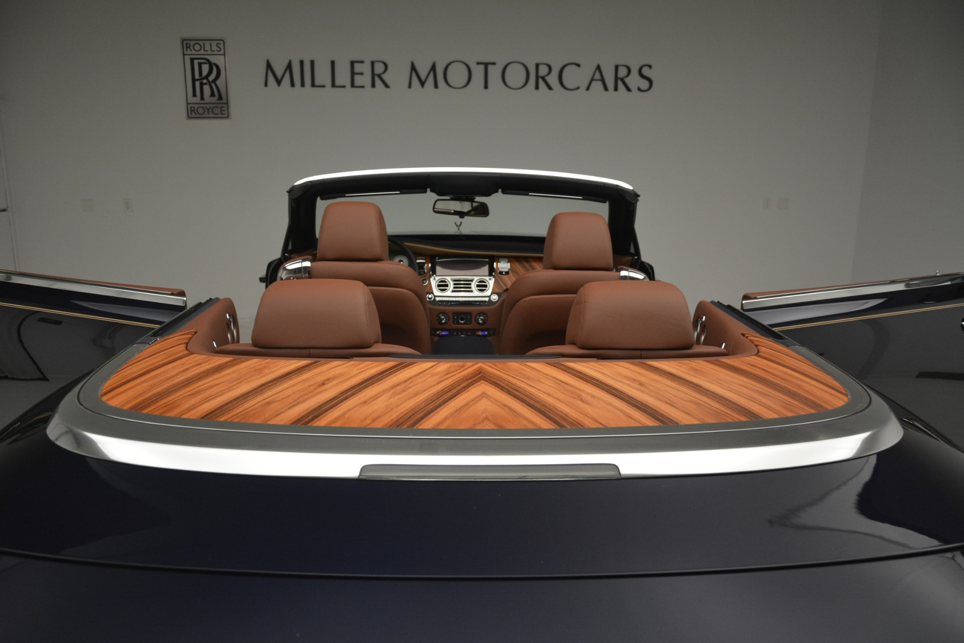 New-2019-Rolls-Royce-Dawn