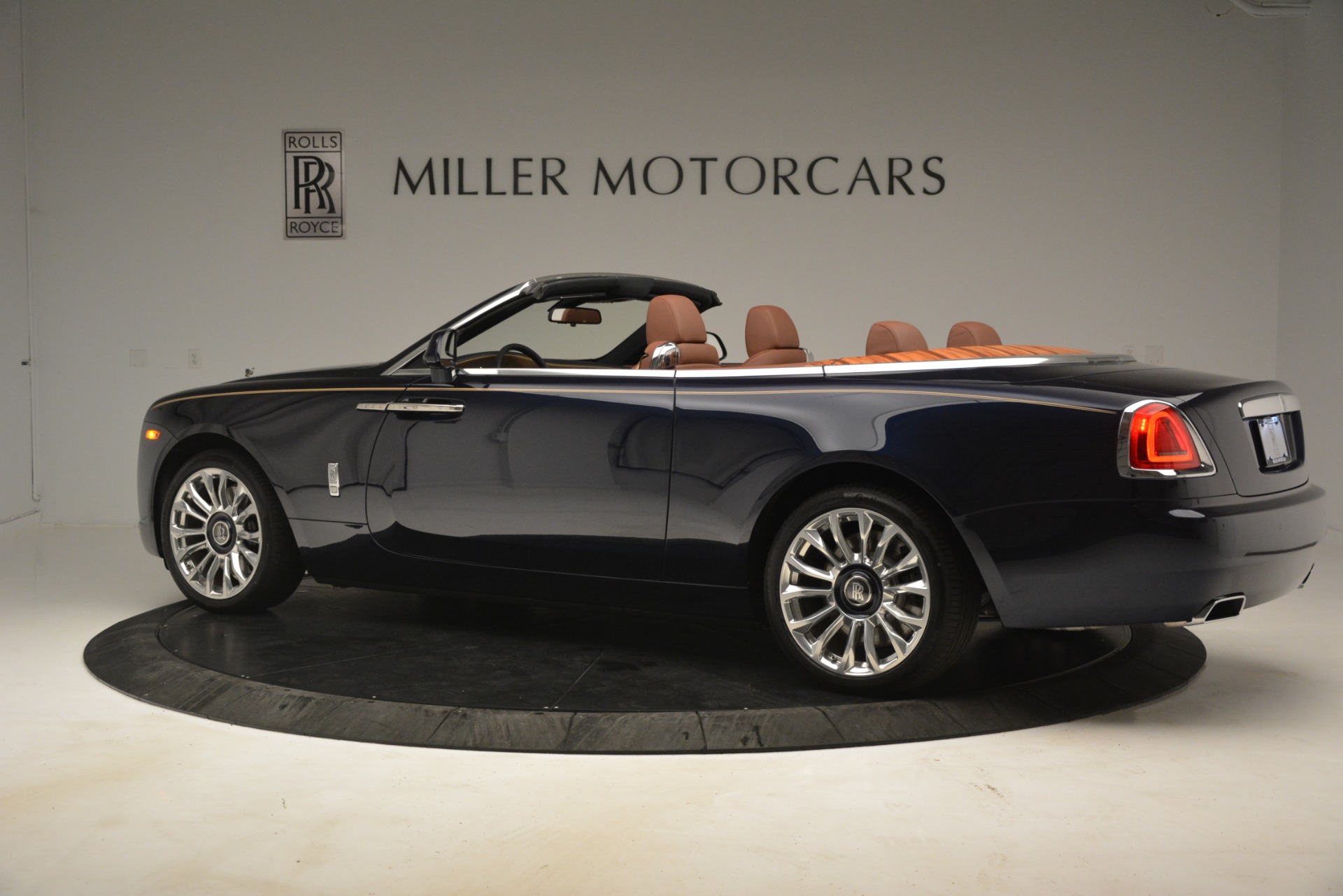 New-2019-Rolls-Royce-Dawn