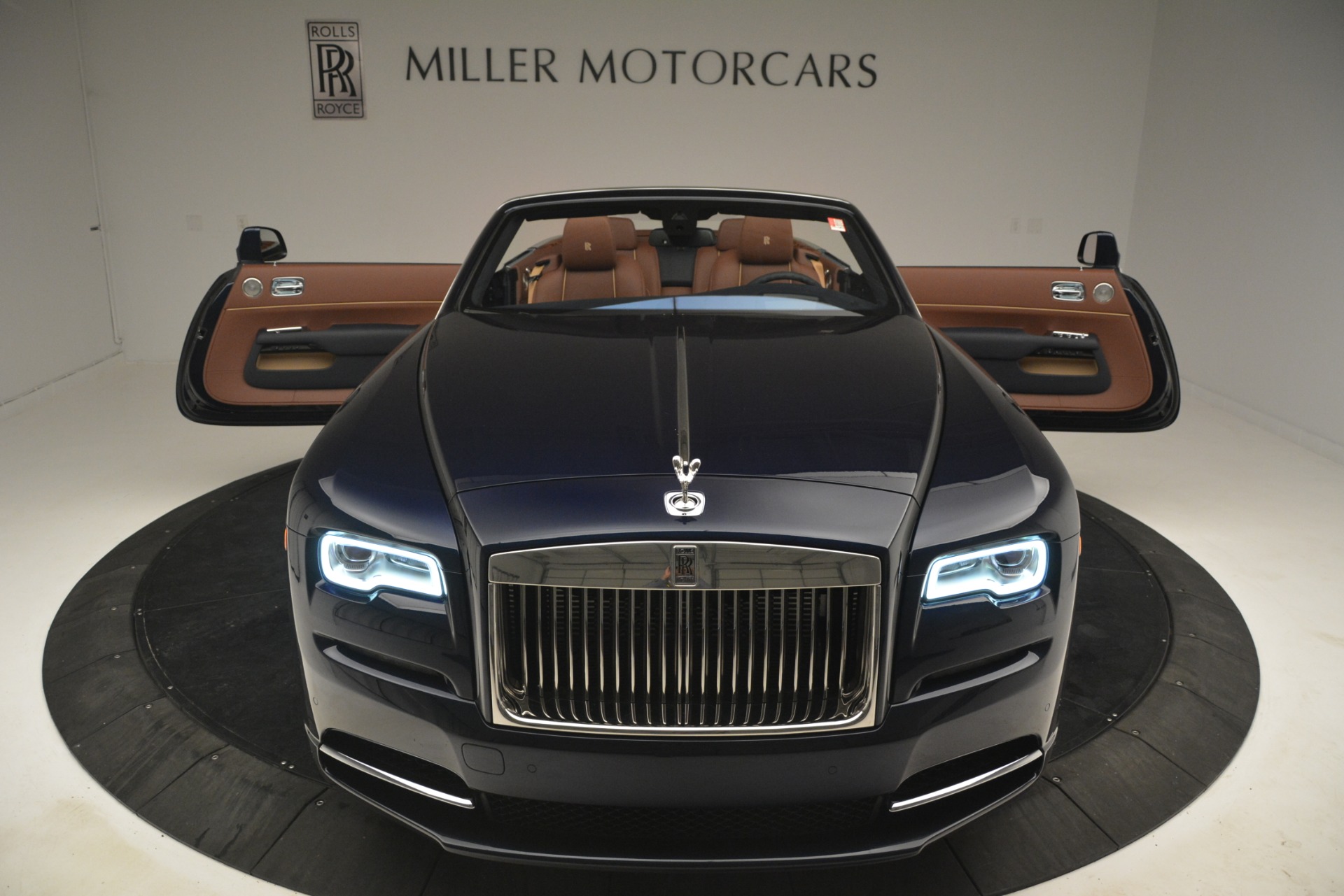 New-2019-Rolls-Royce-Dawn