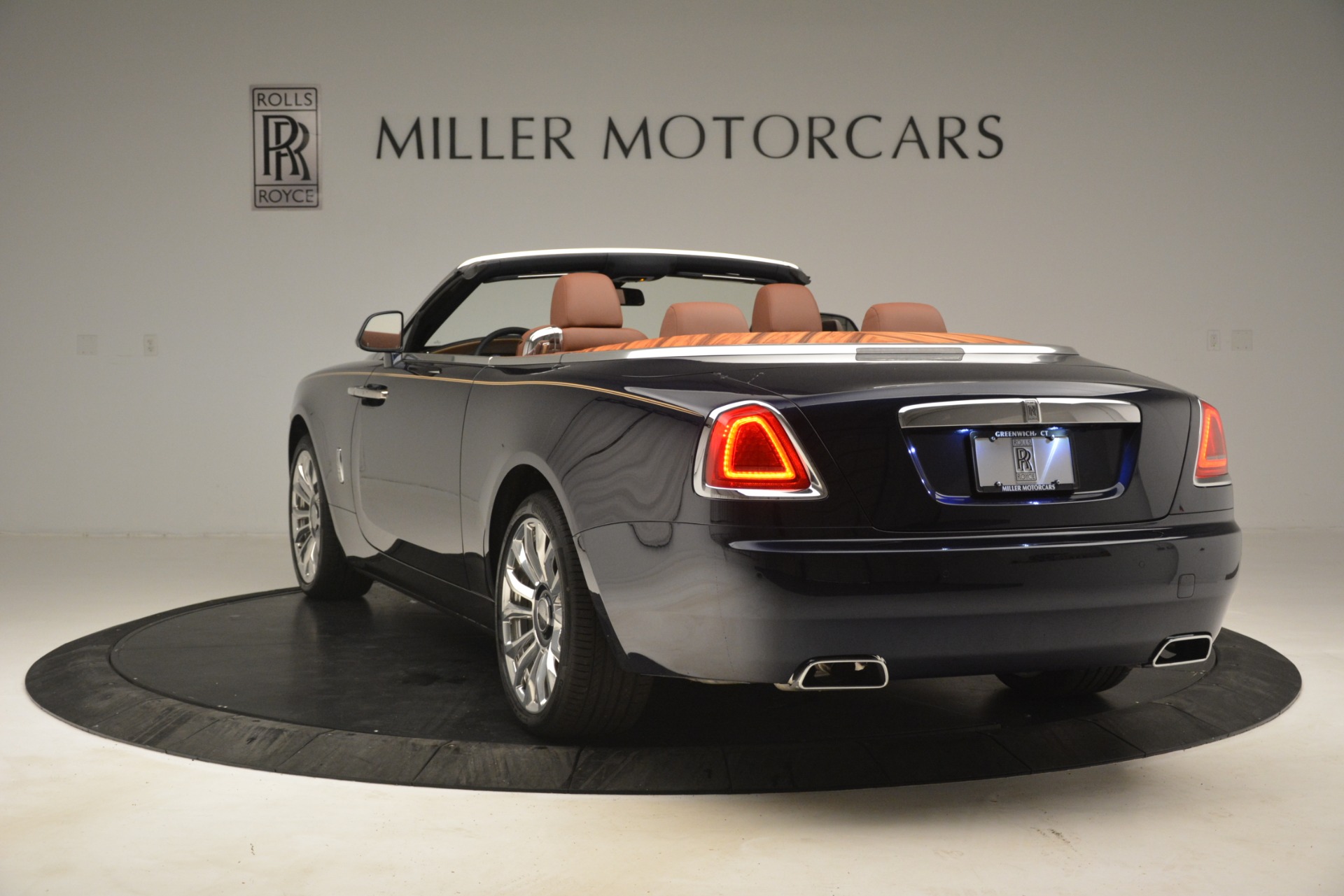 New-2019-Rolls-Royce-Dawn
