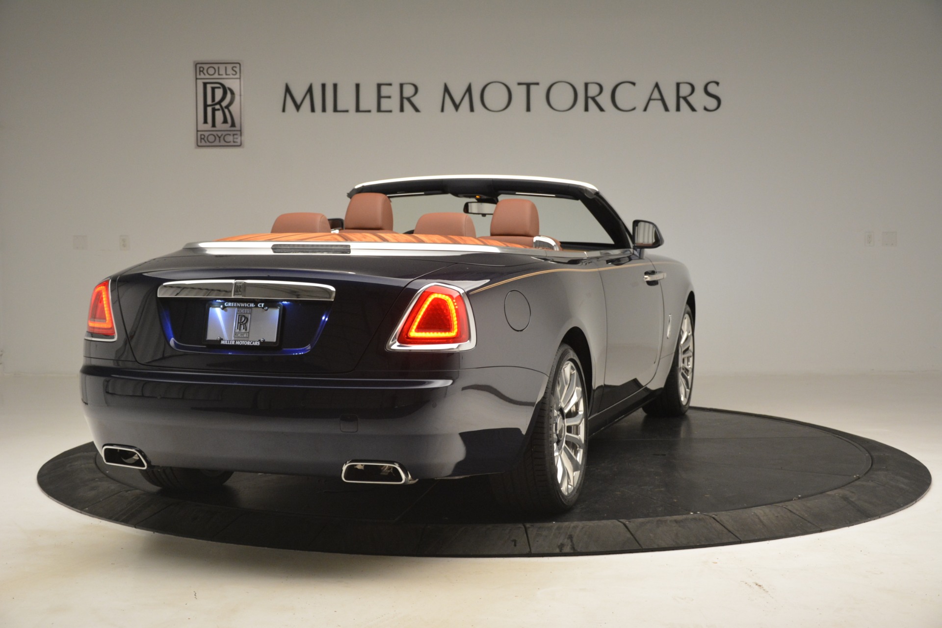 New-2019-Rolls-Royce-Dawn
