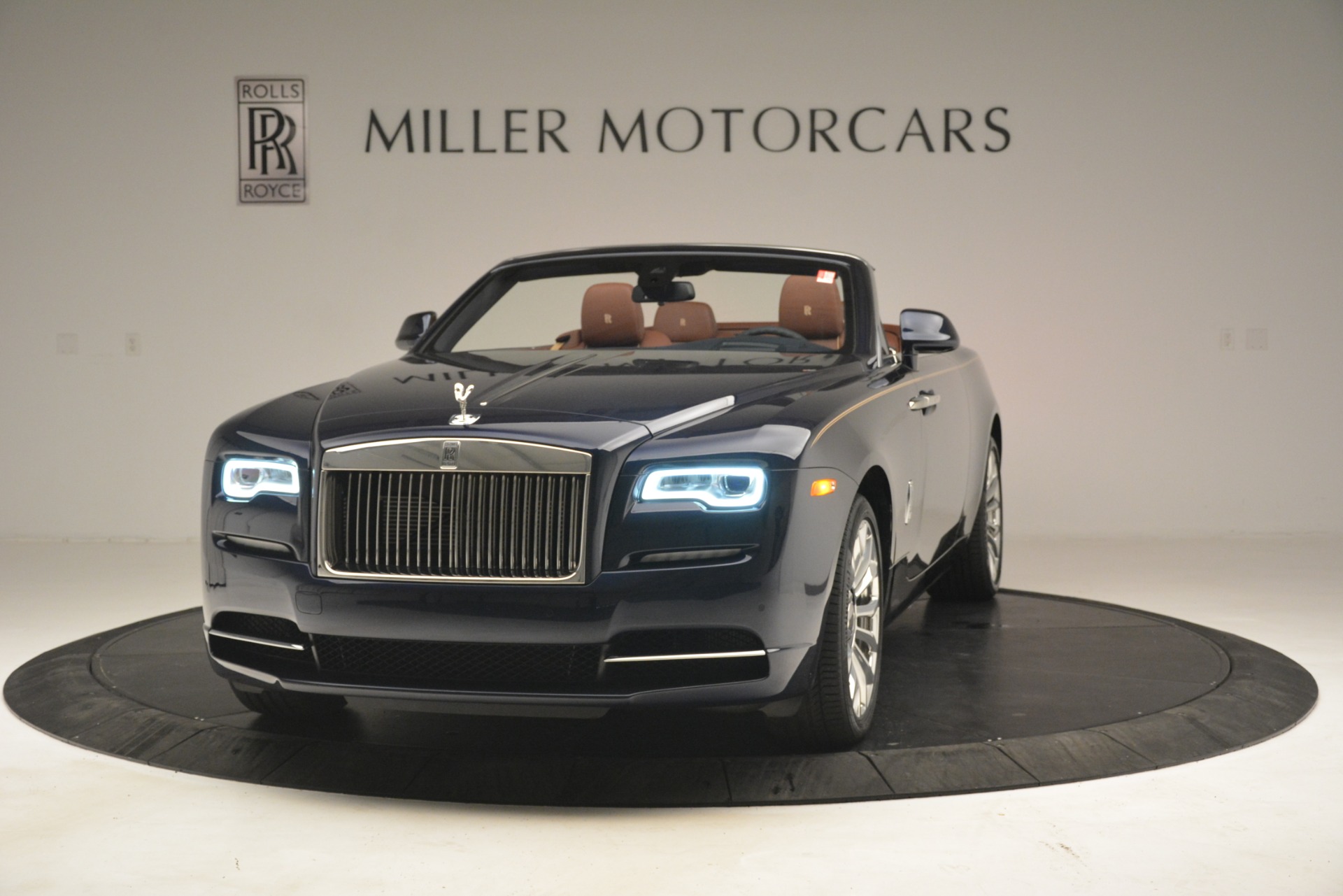New-2019-Rolls-Royce-Dawn