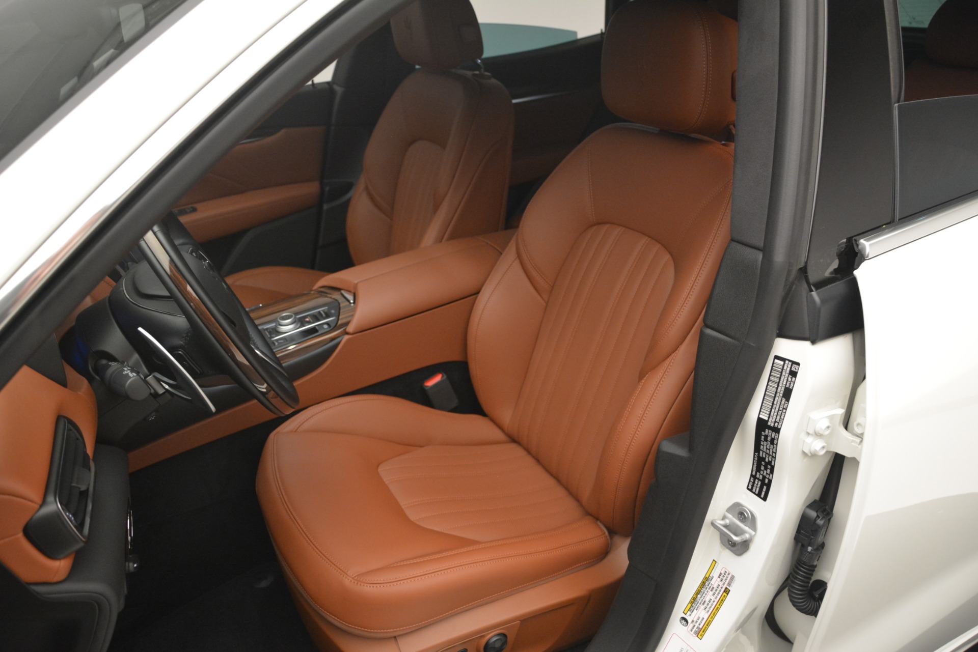 New-2019-Maserati-Levante-Q4-GranLusso