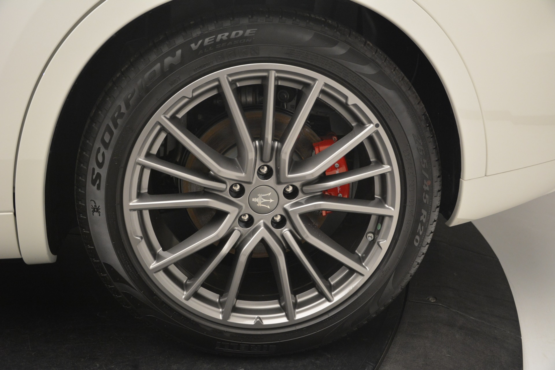 New-2019-Maserati-Levante-Q4-GranLusso