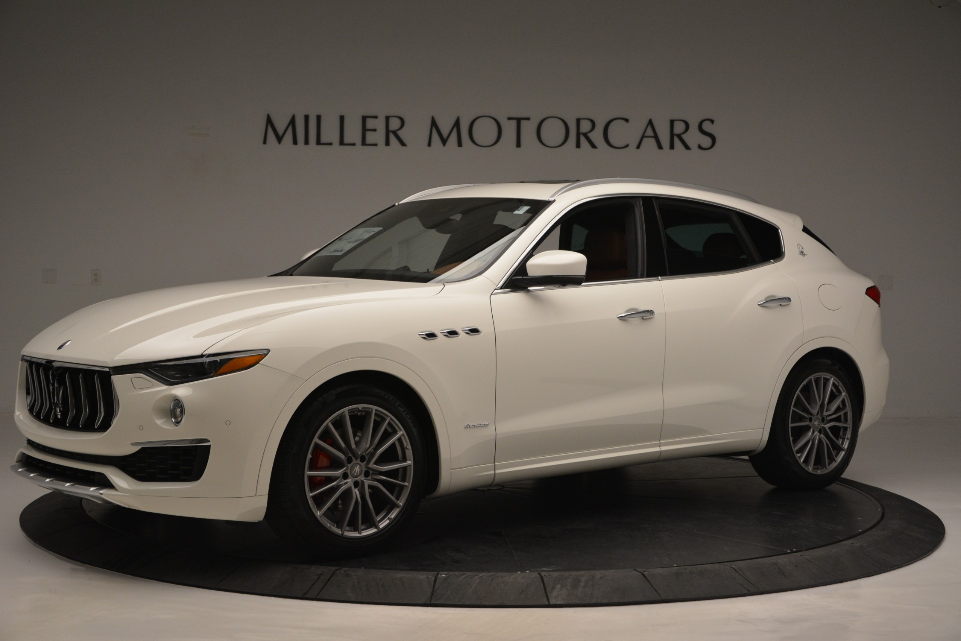 New-2019-Maserati-Levante-Q4-GranLusso