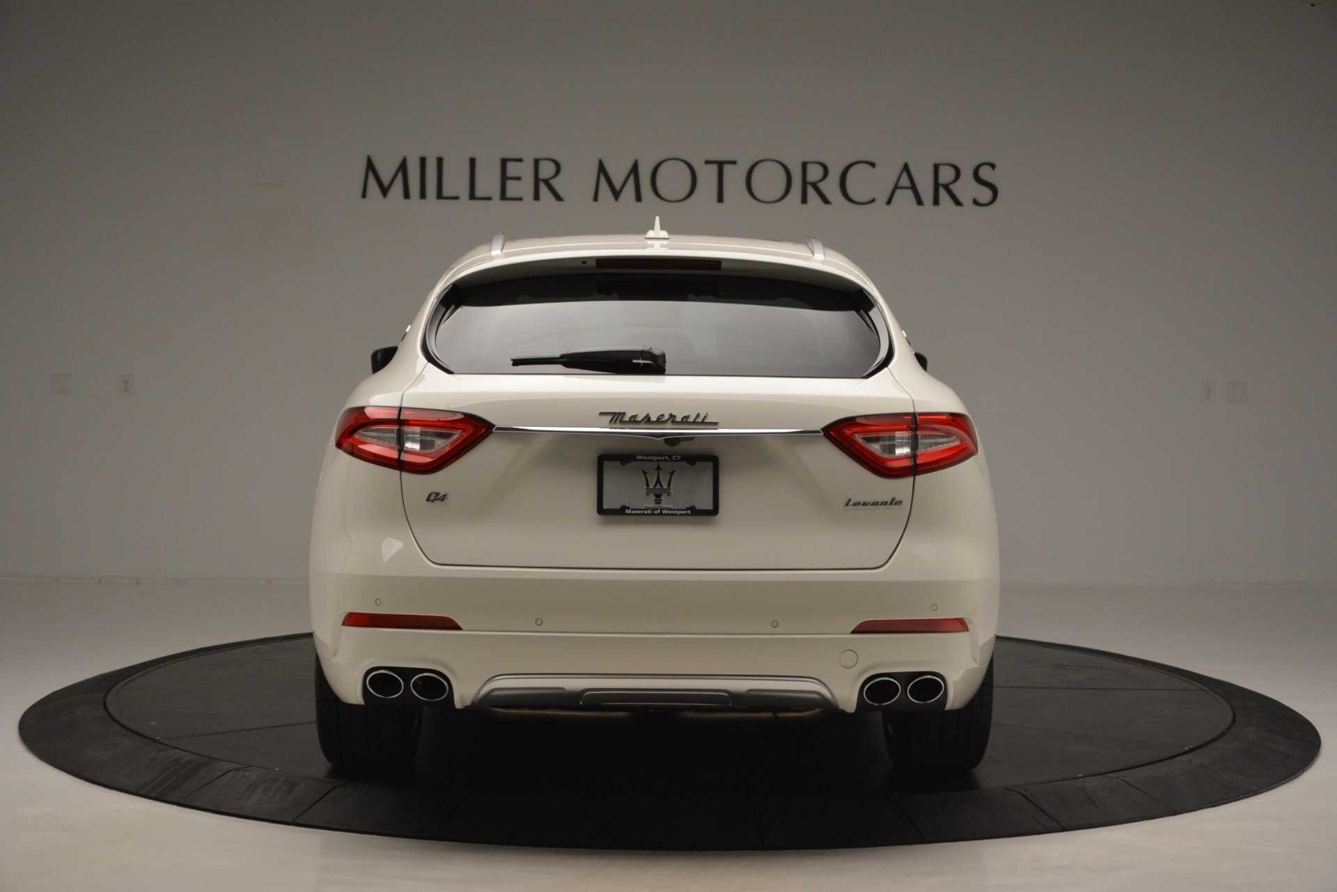 New-2019-Maserati-Levante-Q4-GranLusso