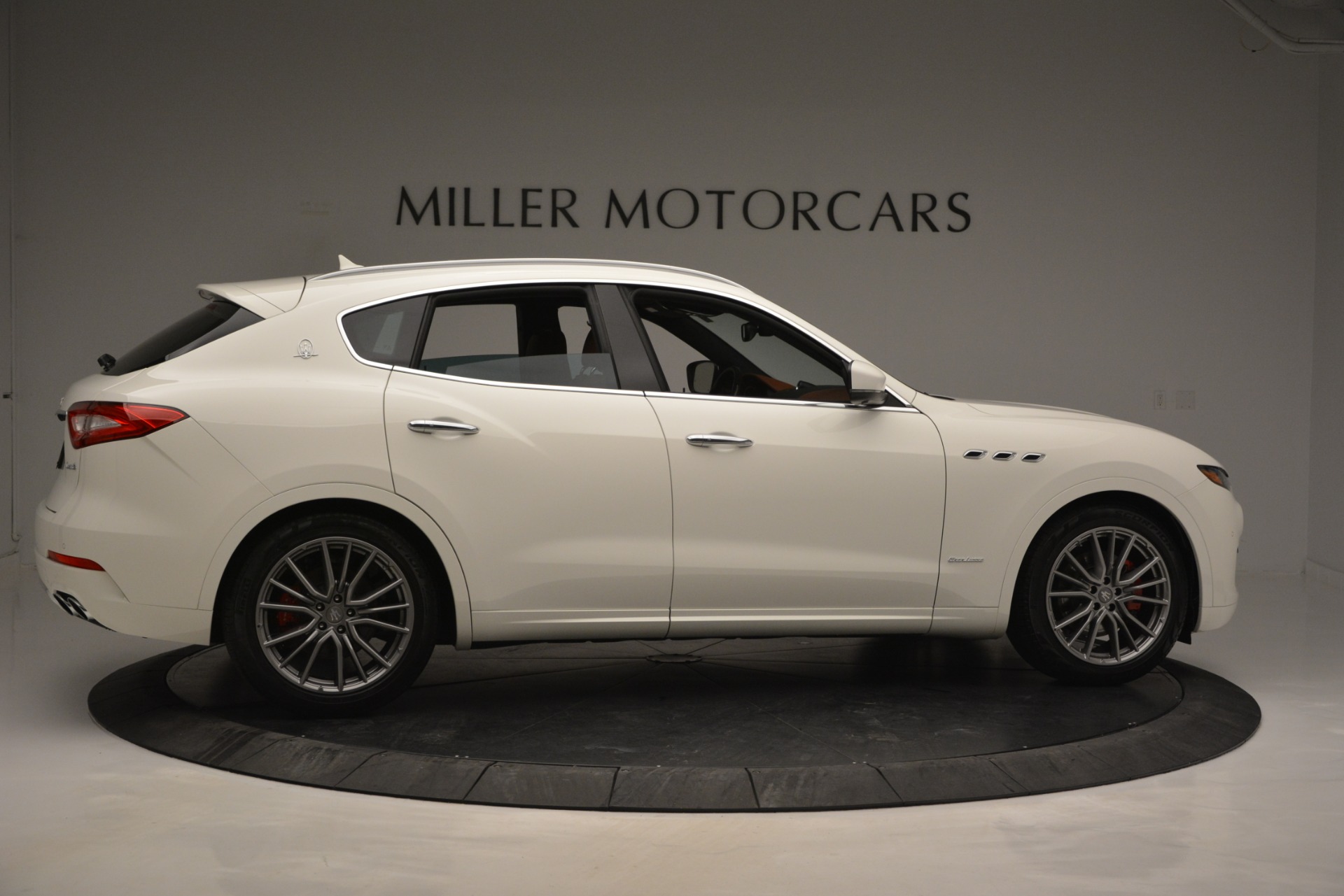 New-2019-Maserati-Levante-Q4-GranLusso