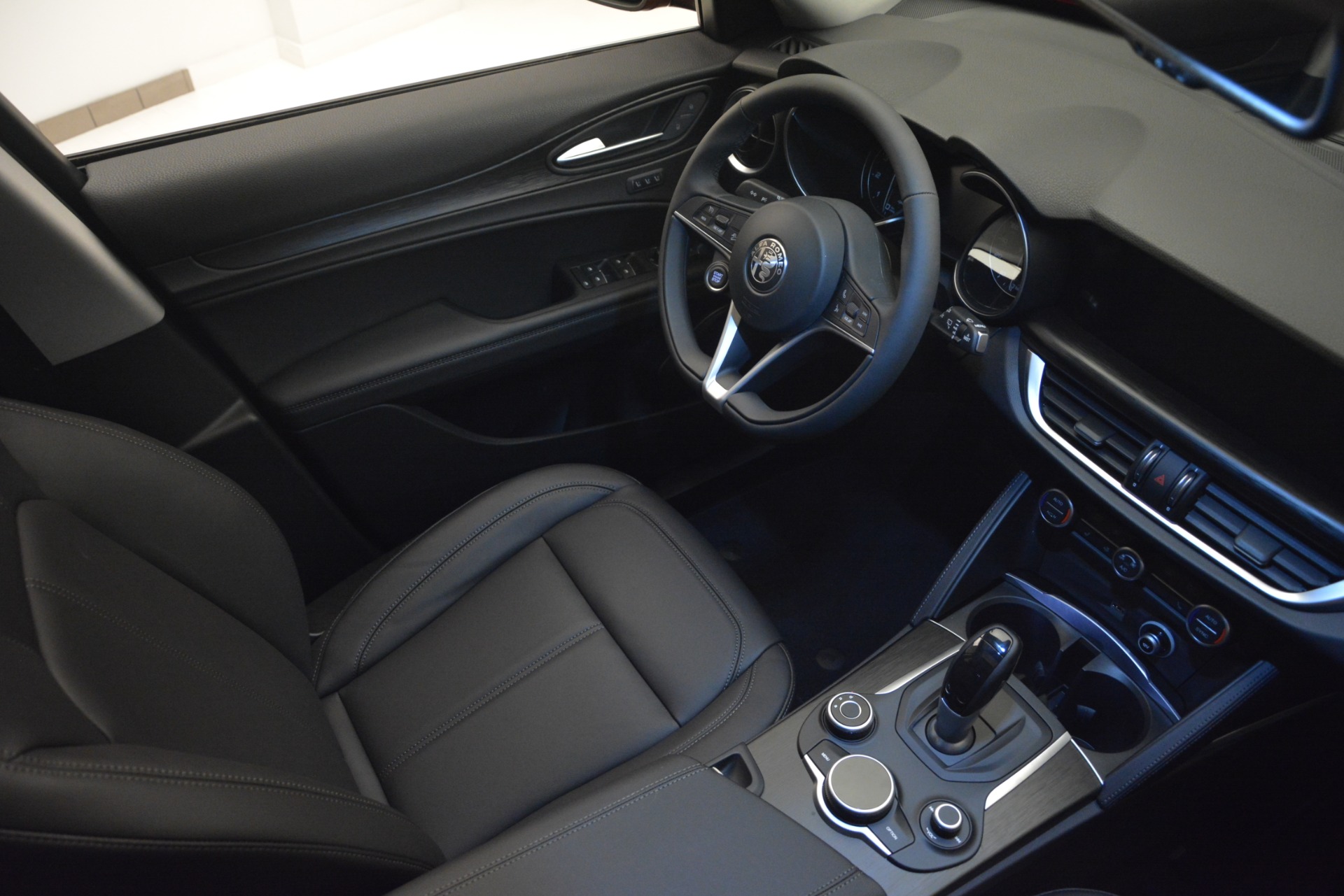 New-2019-Alfa-Romeo-Stelvio-Q4