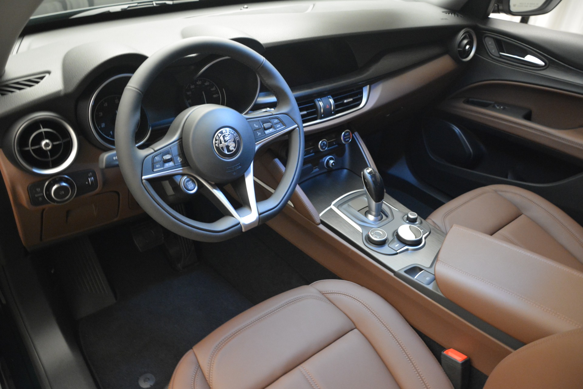 New-2019-Alfa-Romeo-Stelvio-Q4