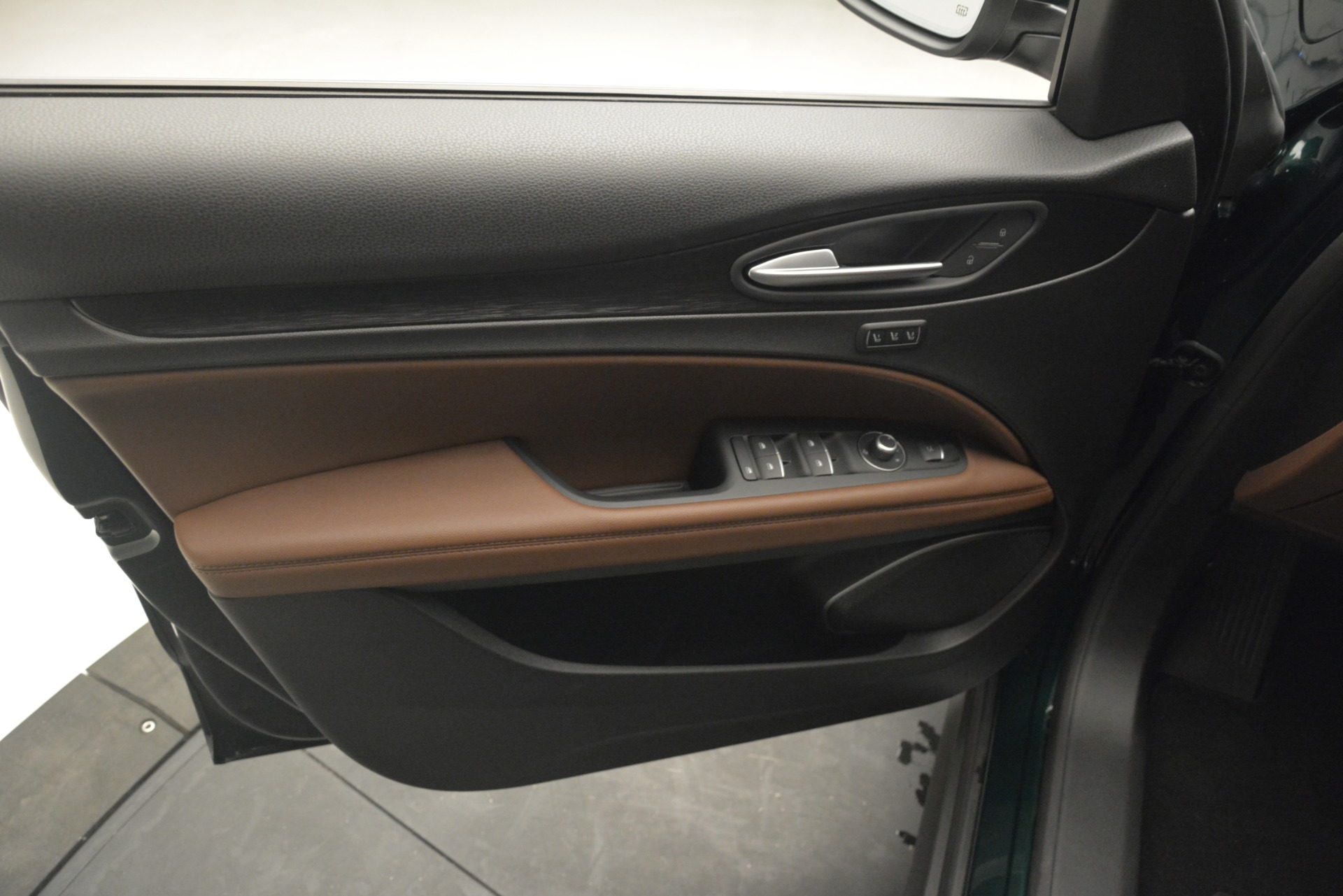 New-2019-Alfa-Romeo-Stelvio-Q4