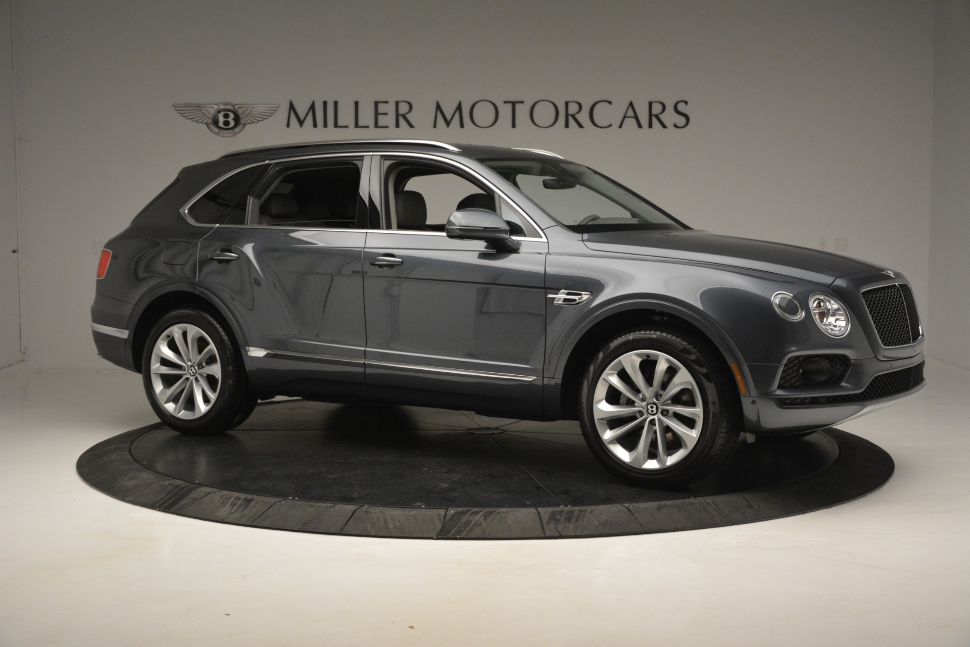 New-2019-Bentley-Bentayga-V8
