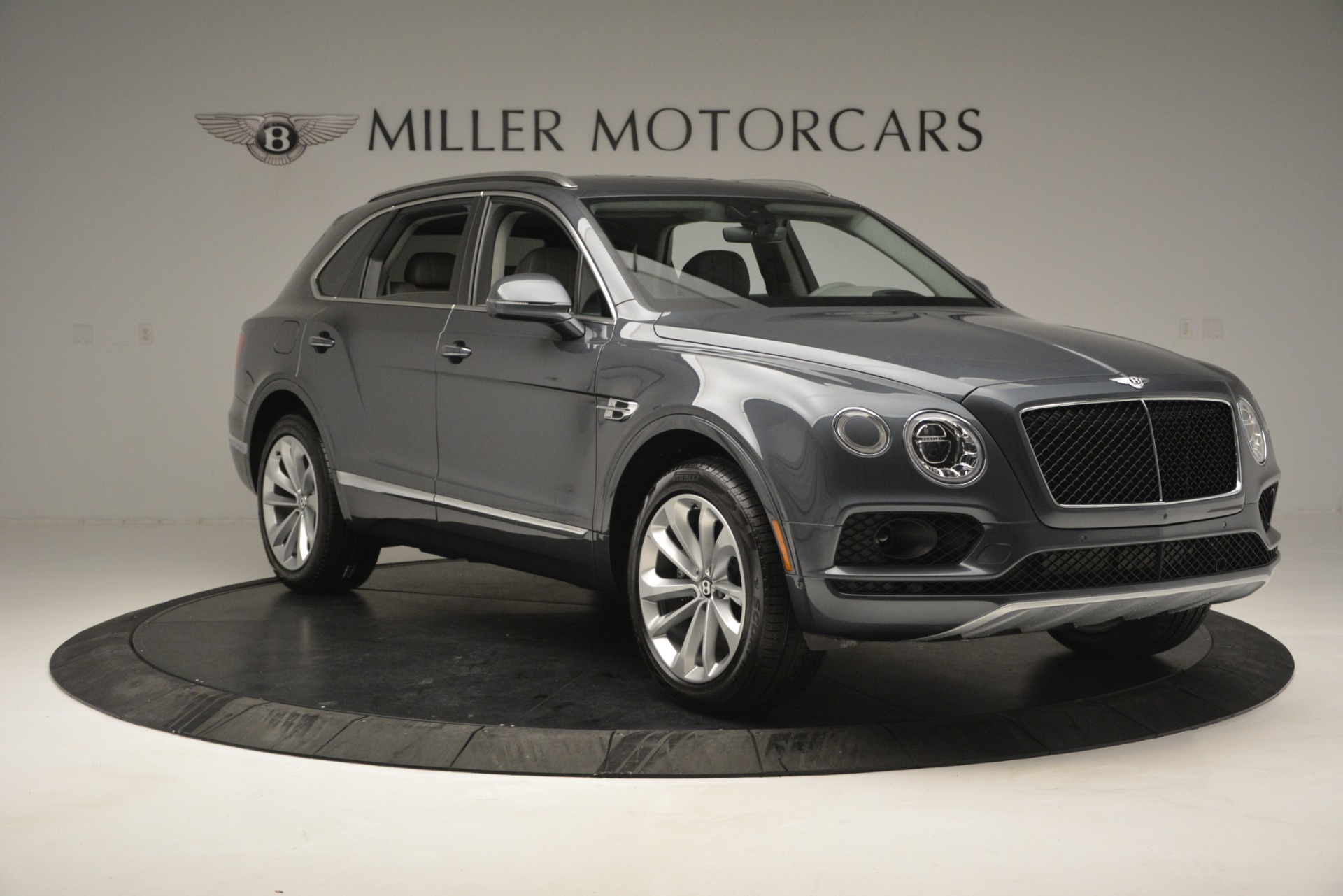 New-2019-Bentley-Bentayga-V8