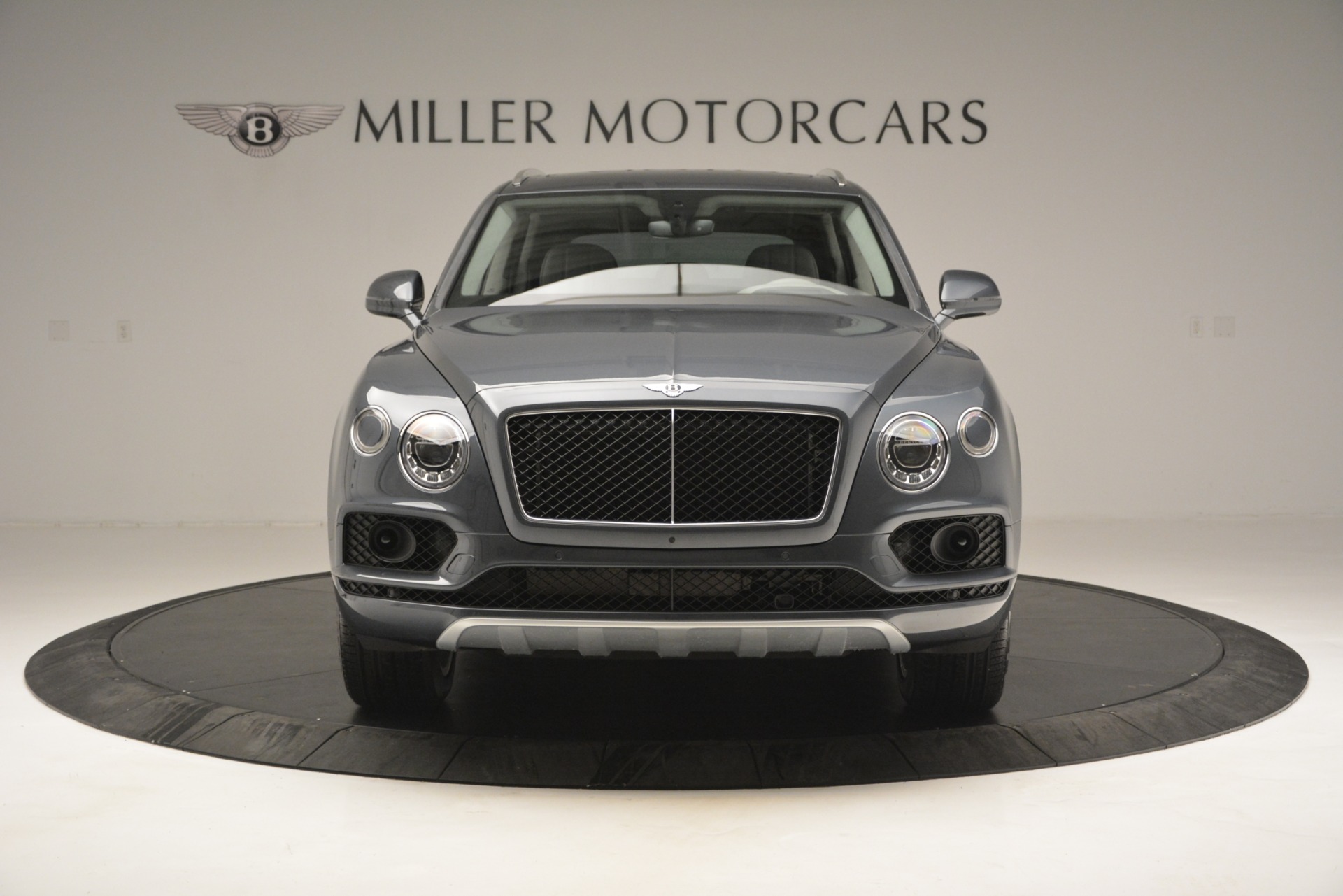 New-2019-Bentley-Bentayga-V8