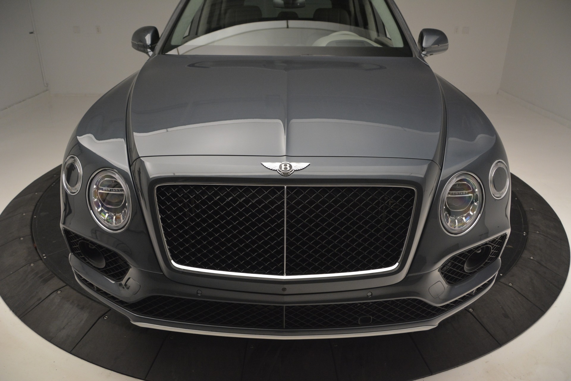 New-2019-Bentley-Bentayga-V8