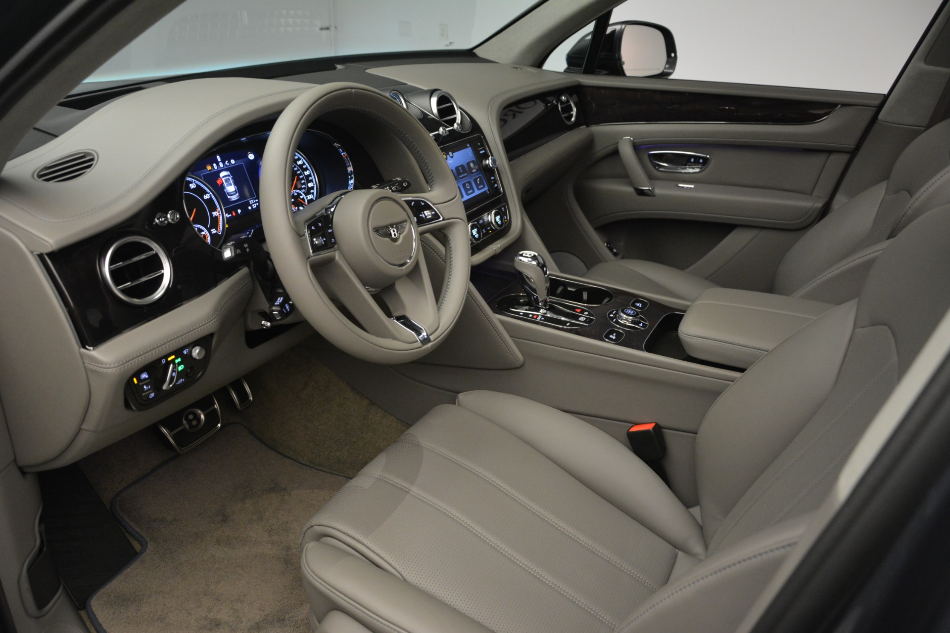 New-2019-Bentley-Bentayga-V8