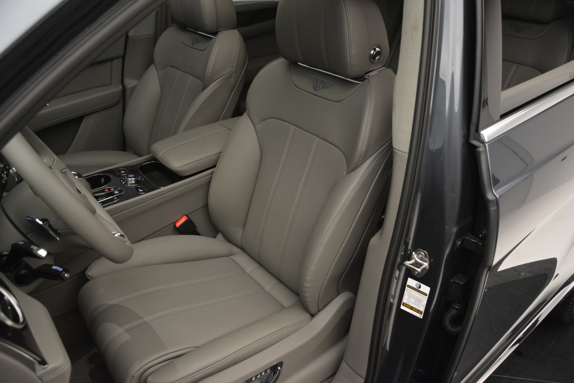 New-2019-Bentley-Bentayga-V8