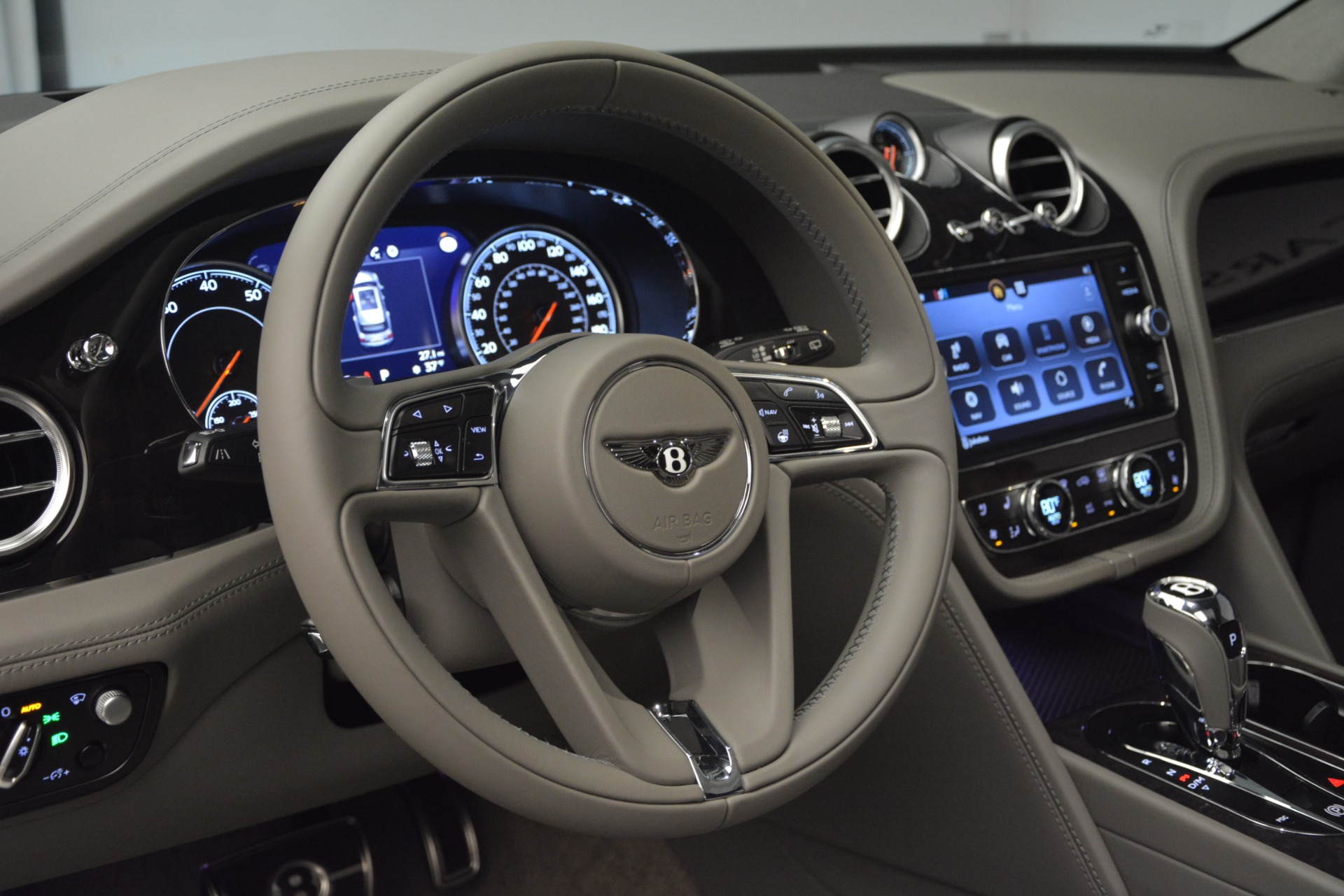 New-2019-Bentley-Bentayga-V8