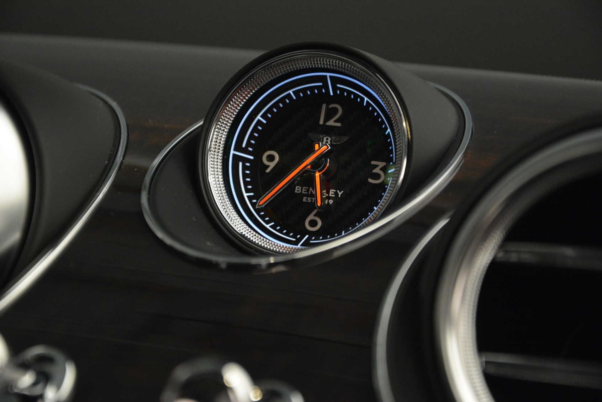 New-2019-Bentley-Bentayga-V8