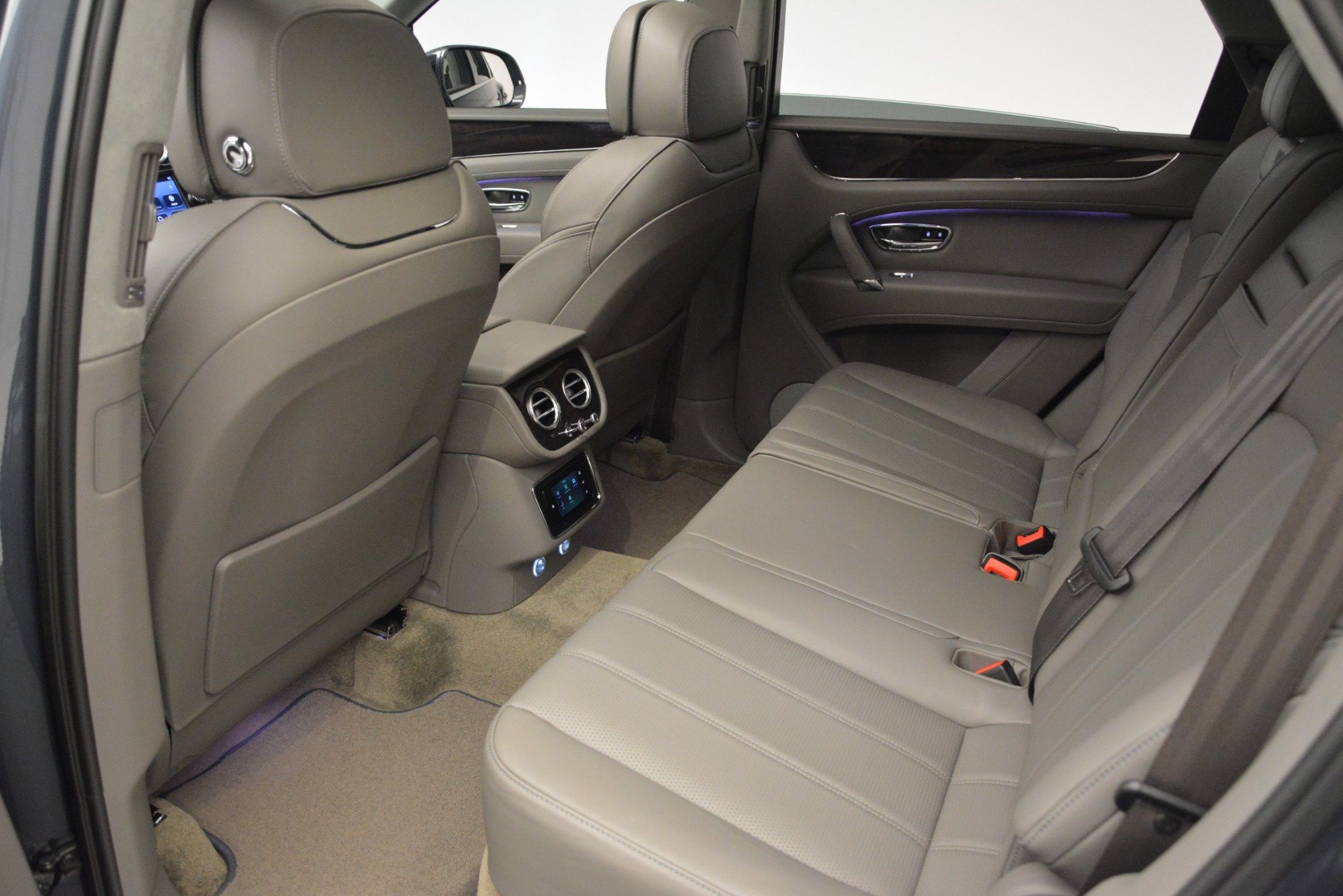 New-2019-Bentley-Bentayga-V8