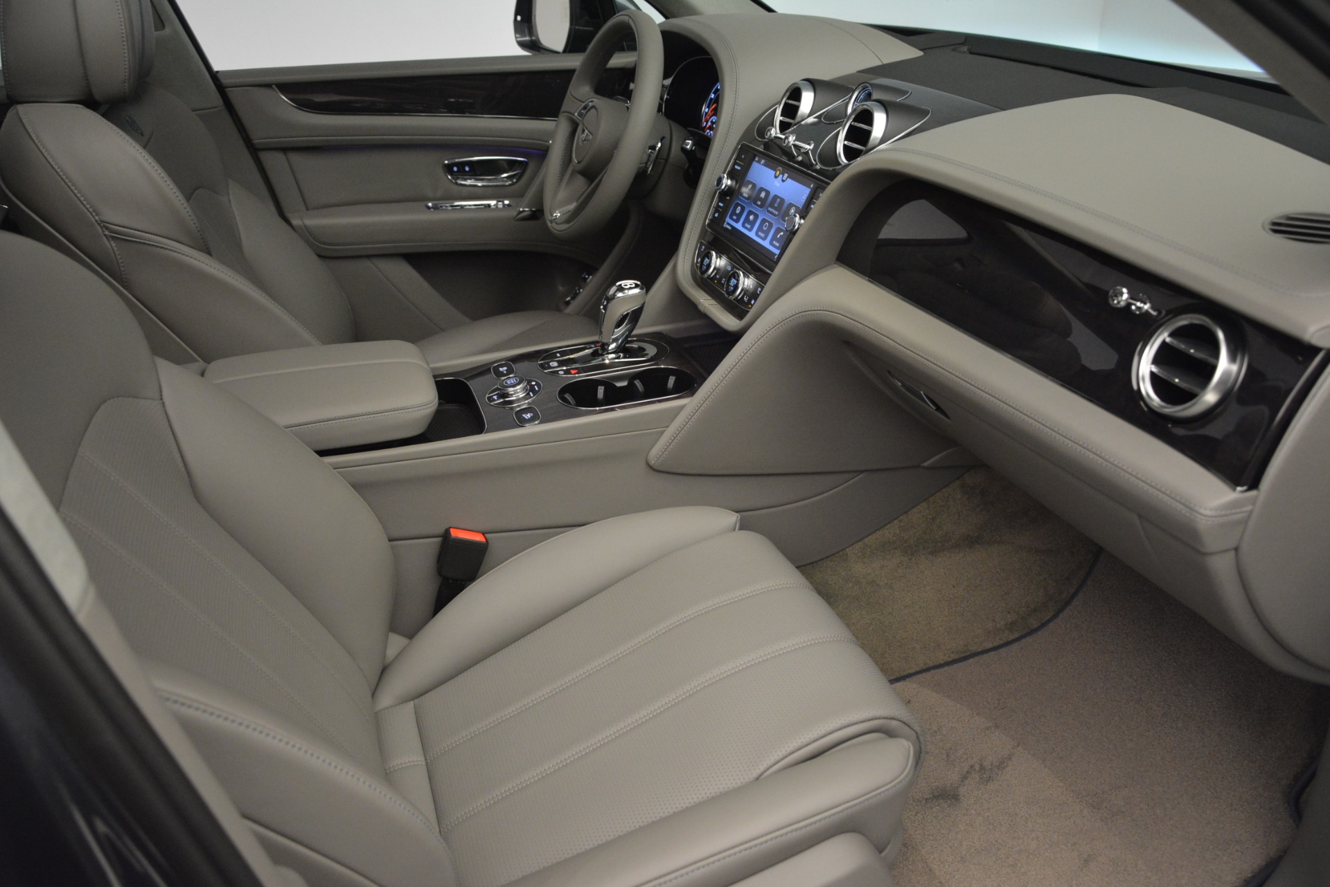 New-2019-Bentley-Bentayga-V8