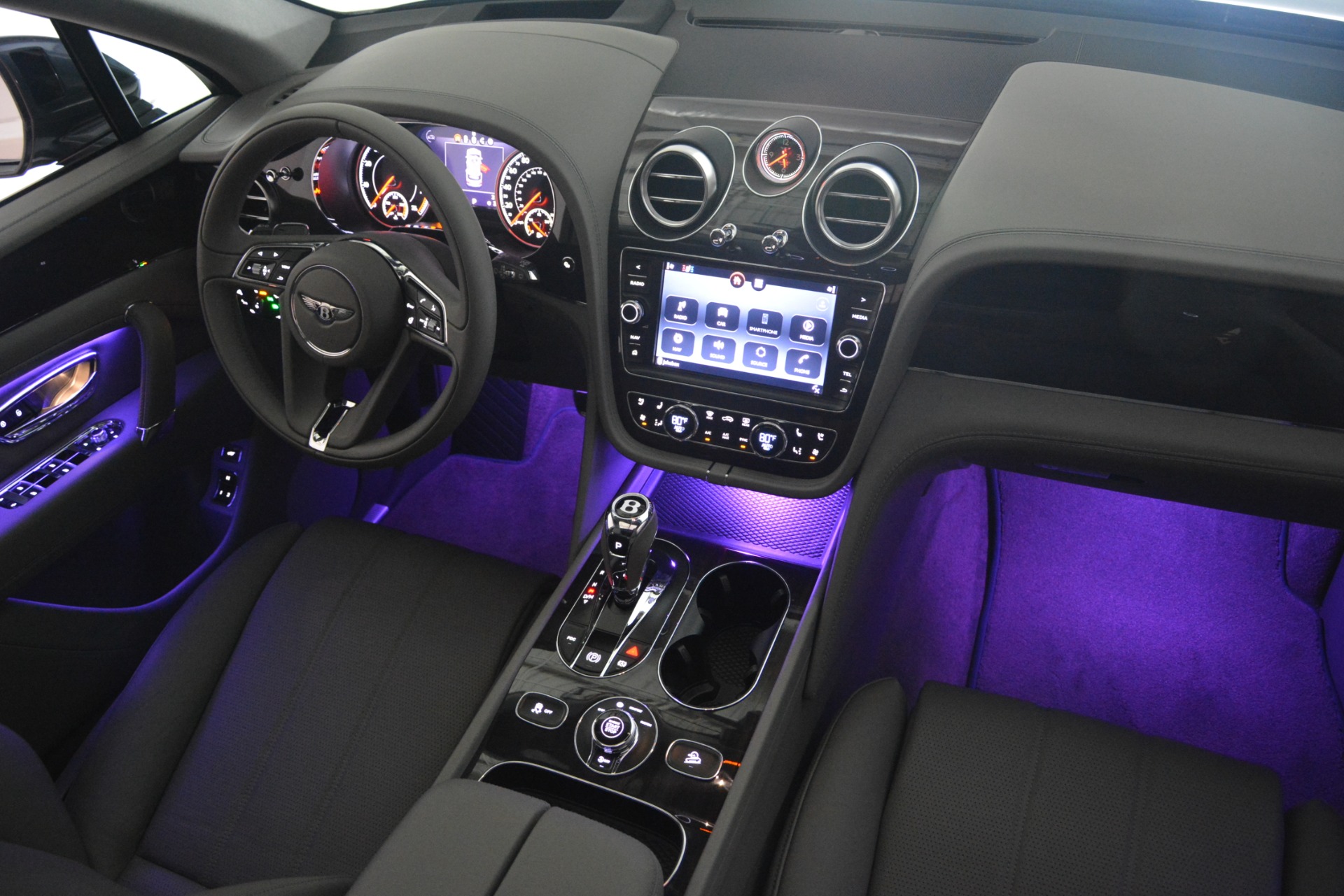 New-2019-Bentley-Bentayga-V8