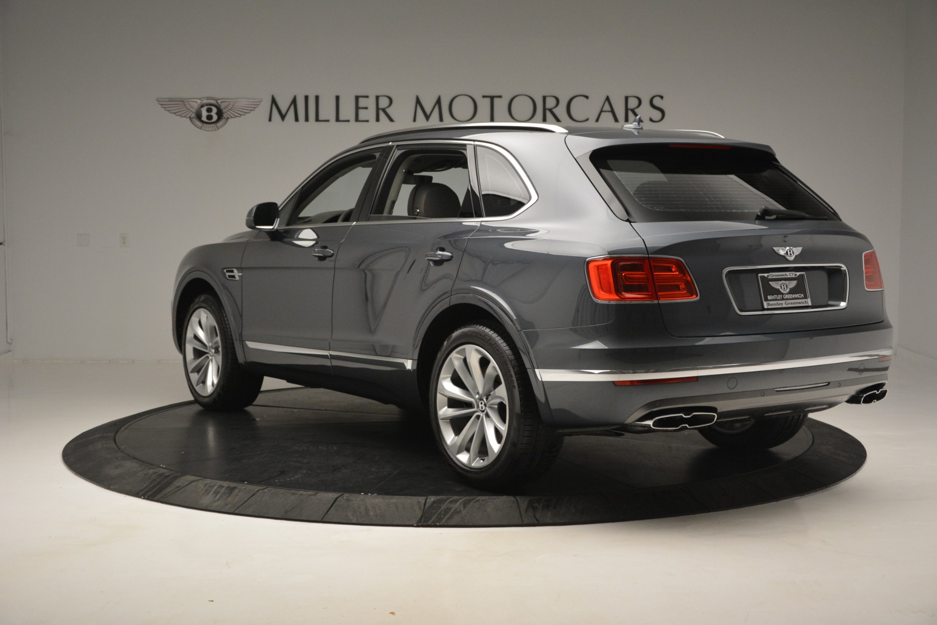 New-2019-Bentley-Bentayga-V8