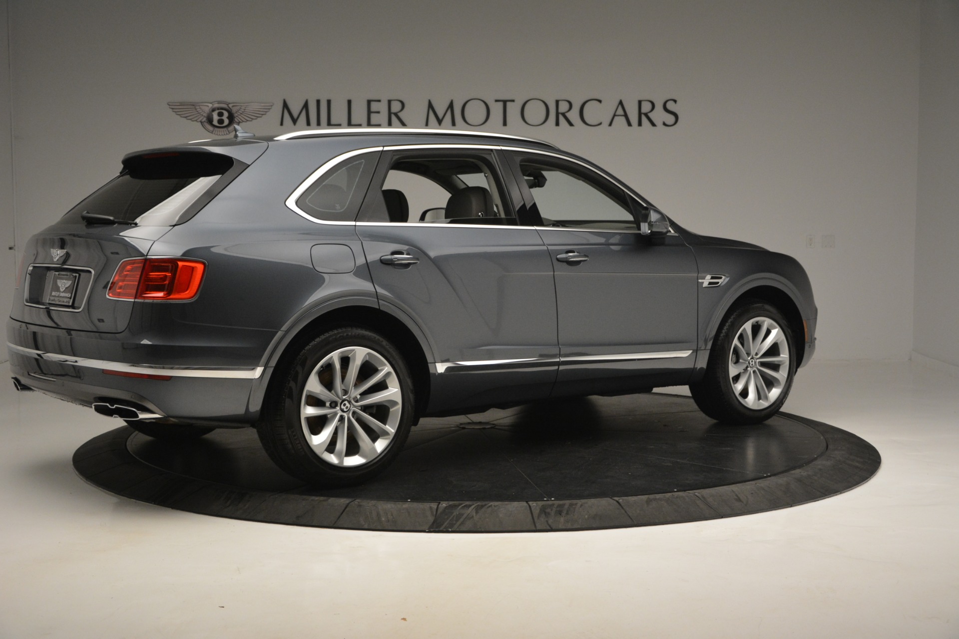 New-2019-Bentley-Bentayga-V8